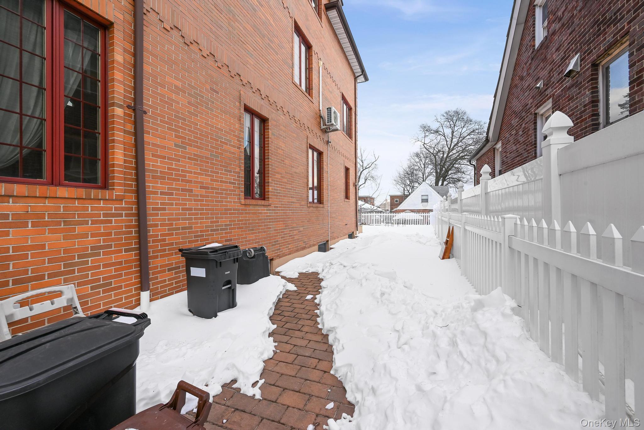 #6 photo, 6537 169th Street, קווינס Fresh Meadows , NY 11365