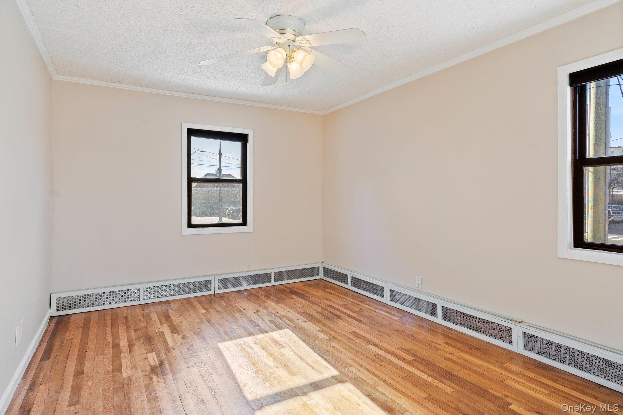 #10 photo, 65 W Broadway, নাসাউ কাউন্টি Long Beach , NY 11561