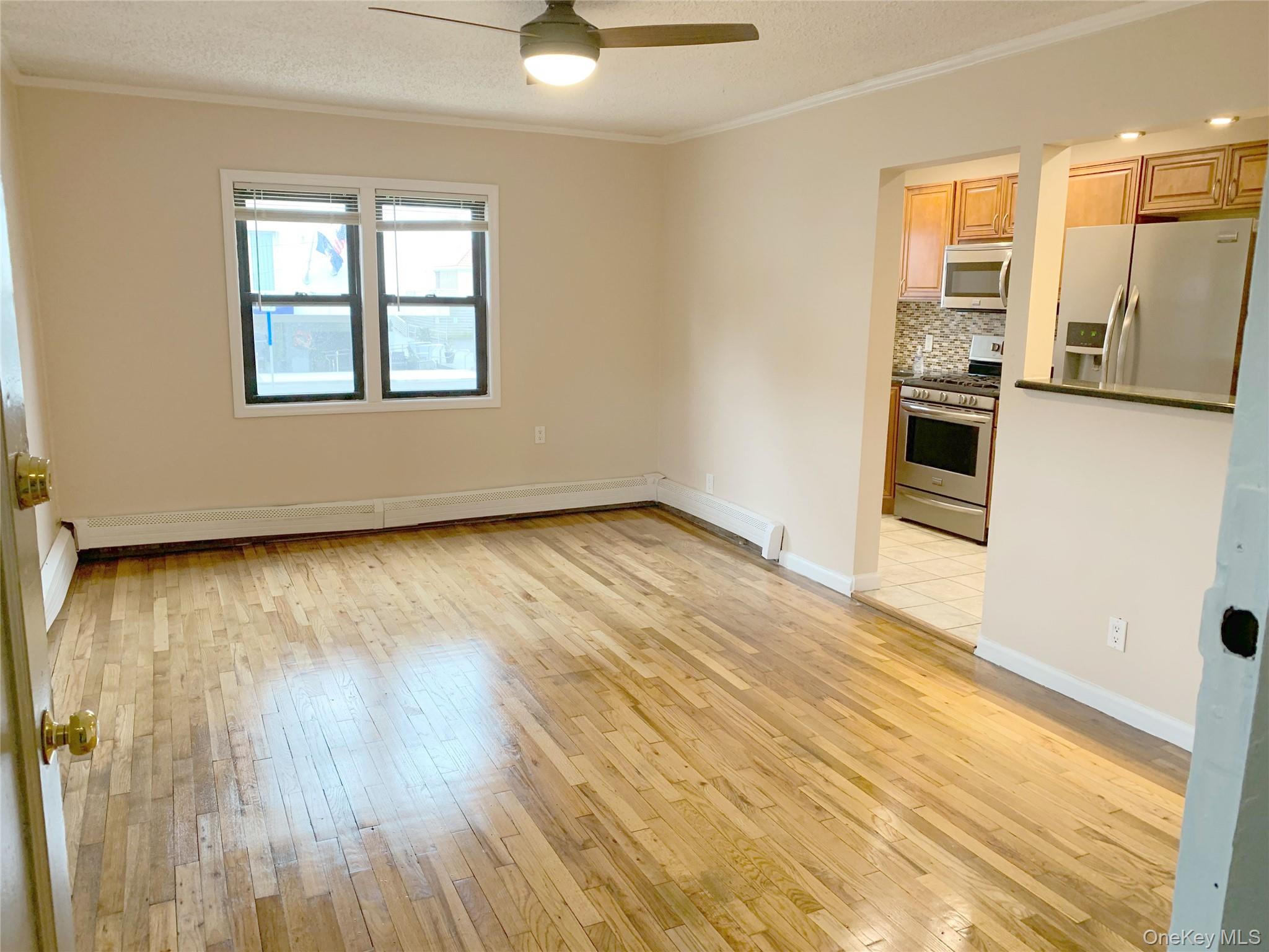 #12 photo, 65 W Broadway, নাসাউ কাউন্টি Long Beach , NY 11561