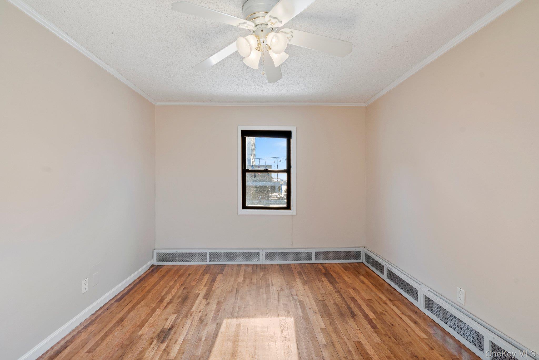 #13 photo, 65 W Broadway, নাসাউ কাউন্টি Long Beach , NY 11561