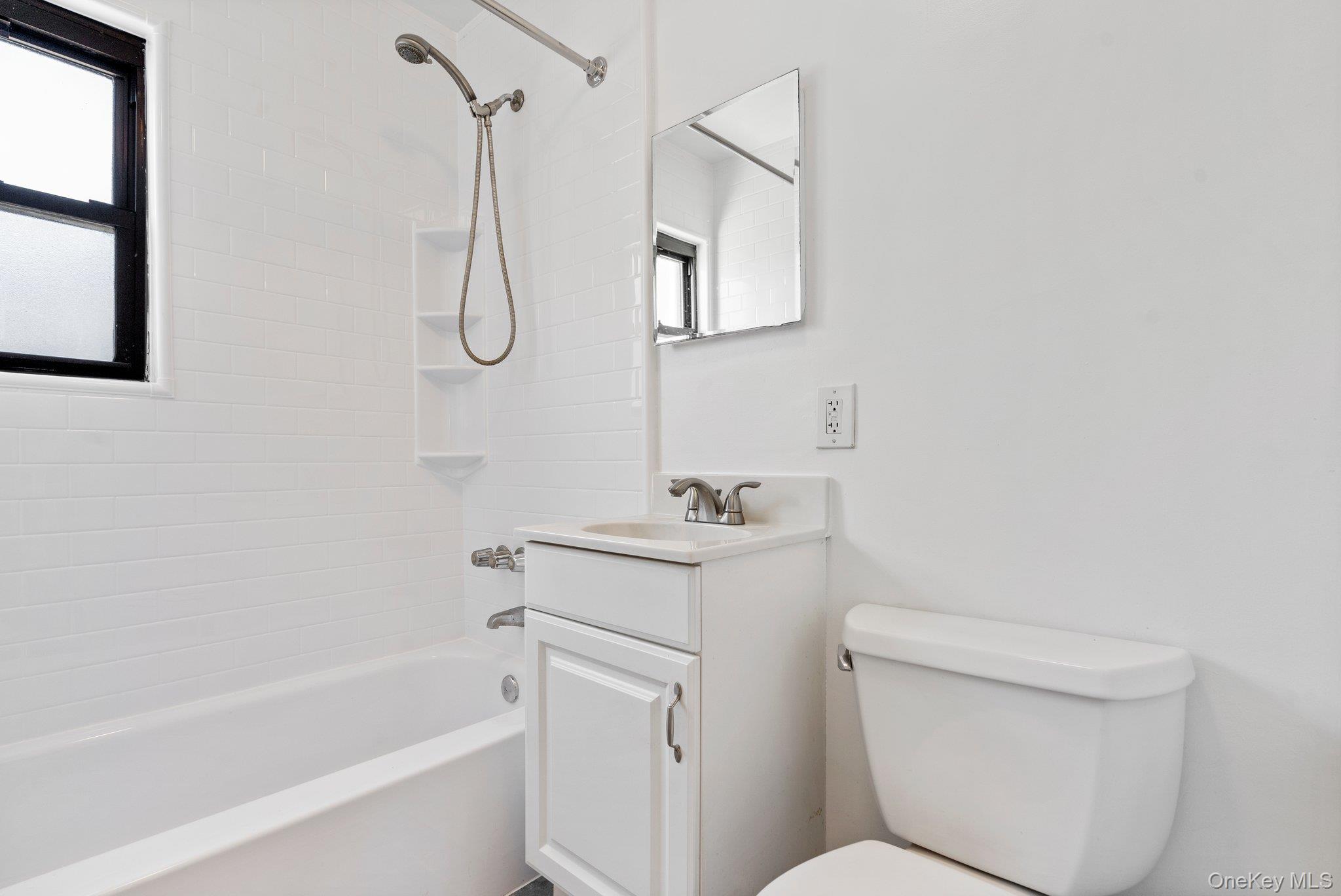 #18 photo, 65 W Broadway, নাসাউ কাউন্টি Long Beach , NY 11561