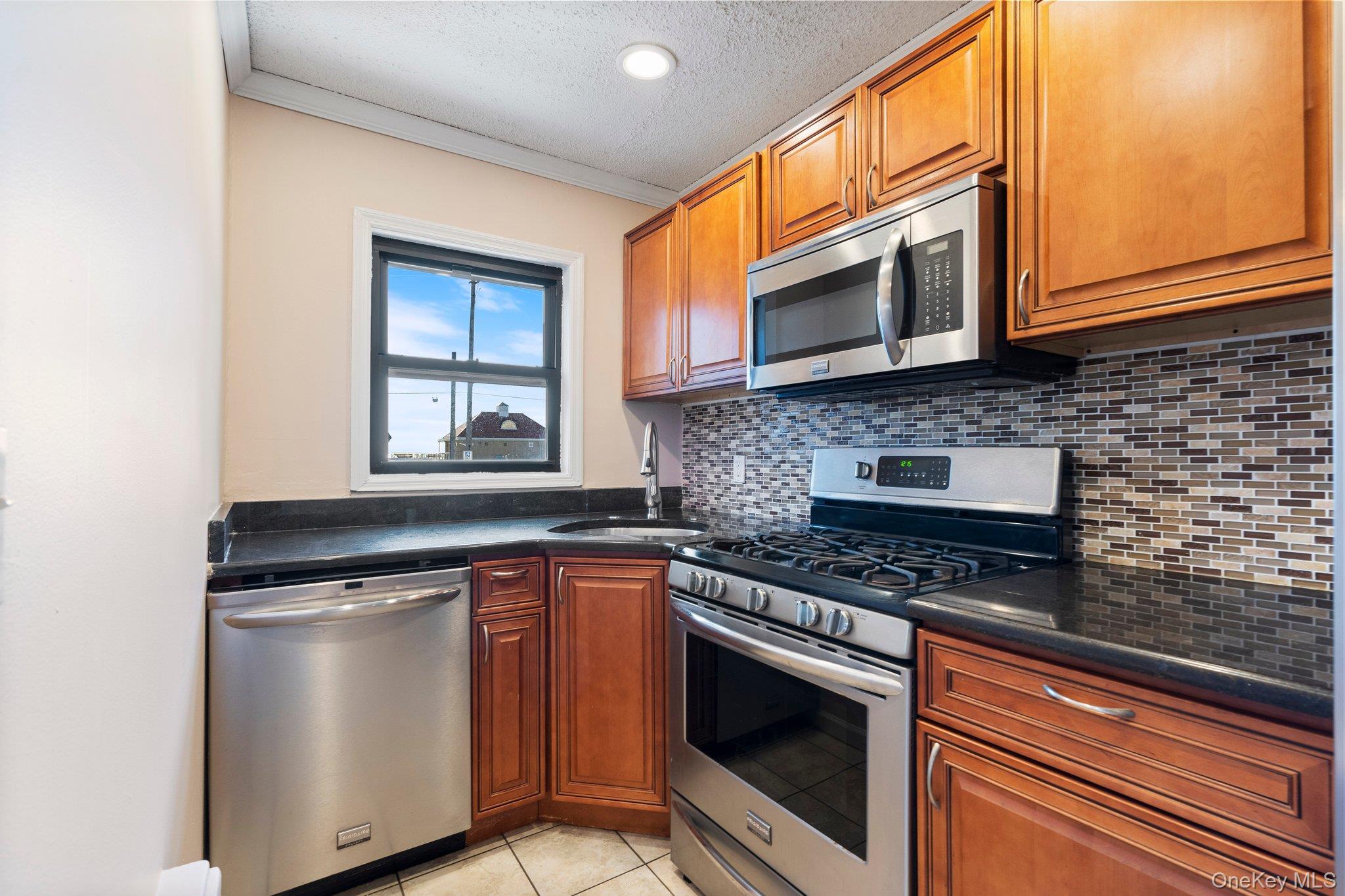 #3 photo, 65 W Broadway, নাসাউ কাউন্টি Long Beach , NY 11561