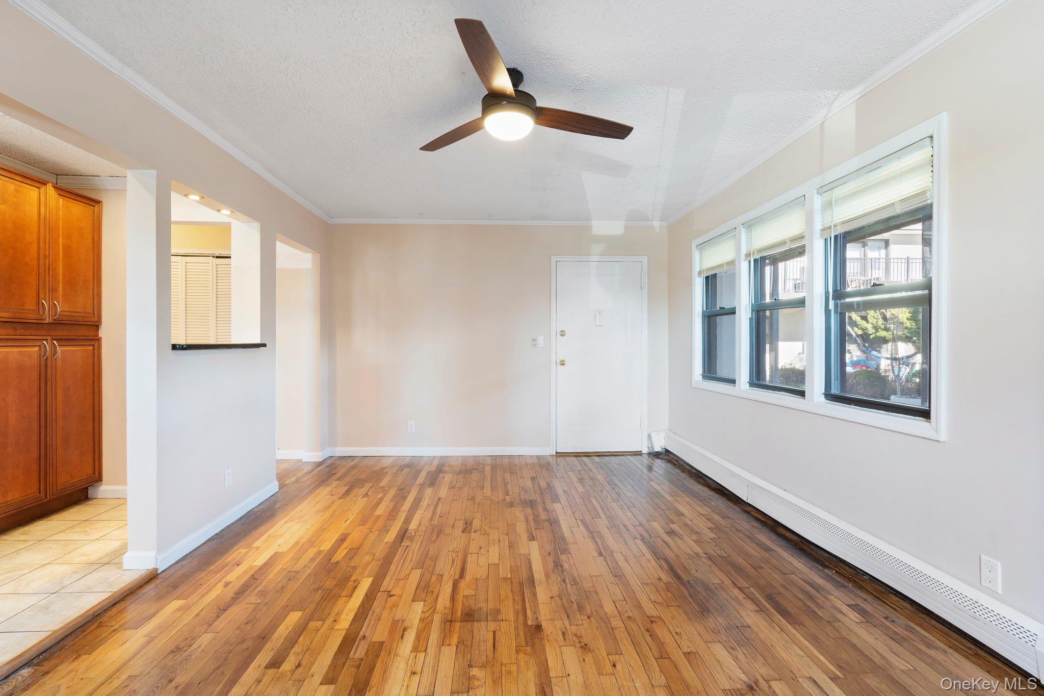 #9 photo, 65 W Broadway, নাসাউ কাউন্টি Long Beach , NY 11561