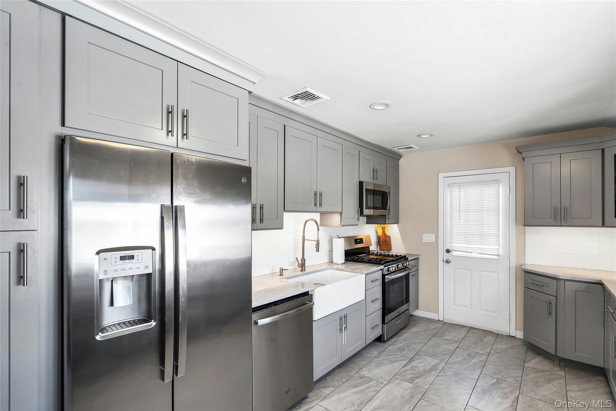 #12 photo, 53 Calvert Avenue, Commack , NY 11725