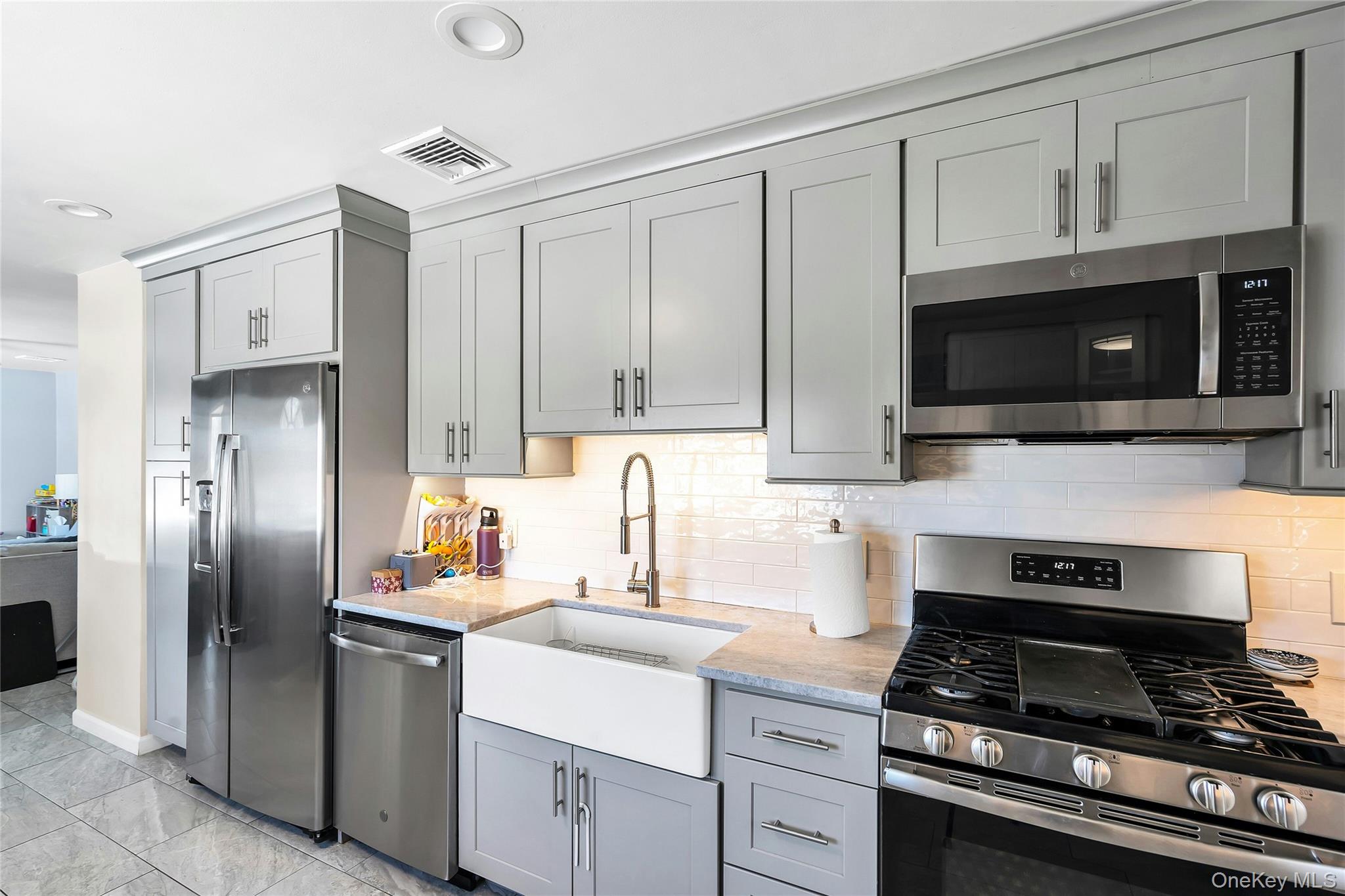 #14 photo, 53 Calvert Avenue, Commack , NY 11725