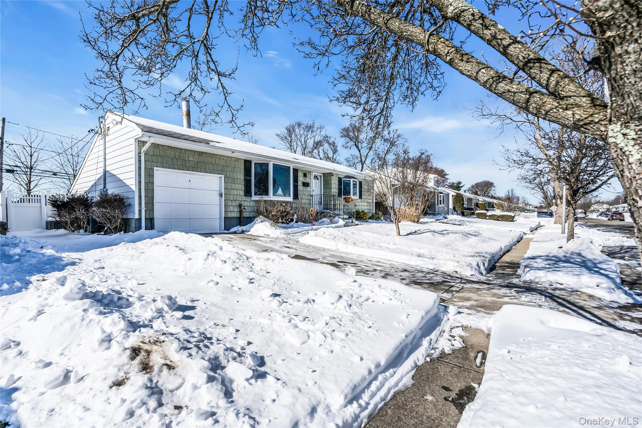 #3 photo, 53 Calvert Avenue, Commack , NY 11725