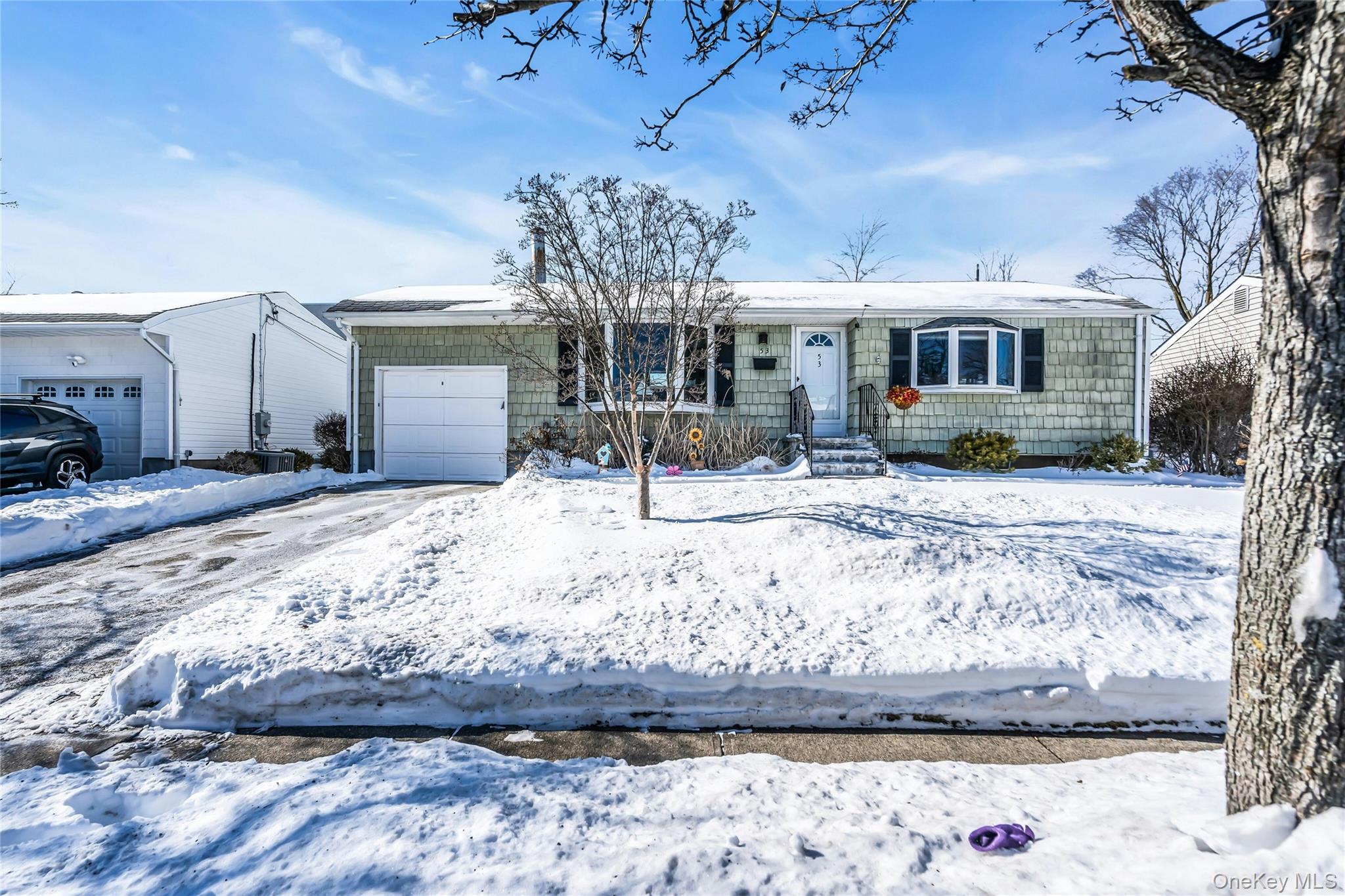 #4 photo, 53 Calvert Avenue, Commack , NY 11725