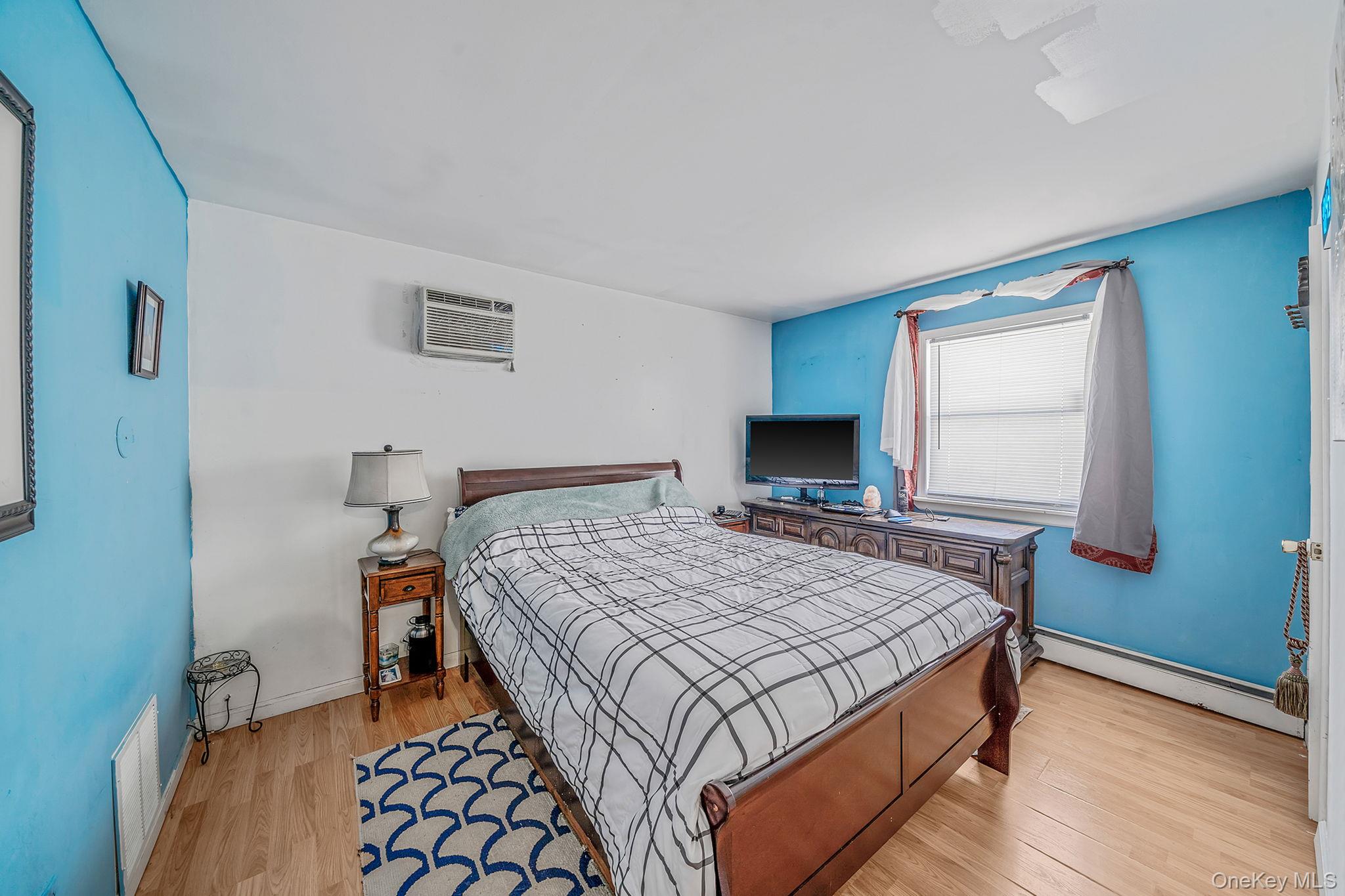 #16 photo, 118 Moriches Avenue, सफ़ोक काउंटी Mastic , NY 11950