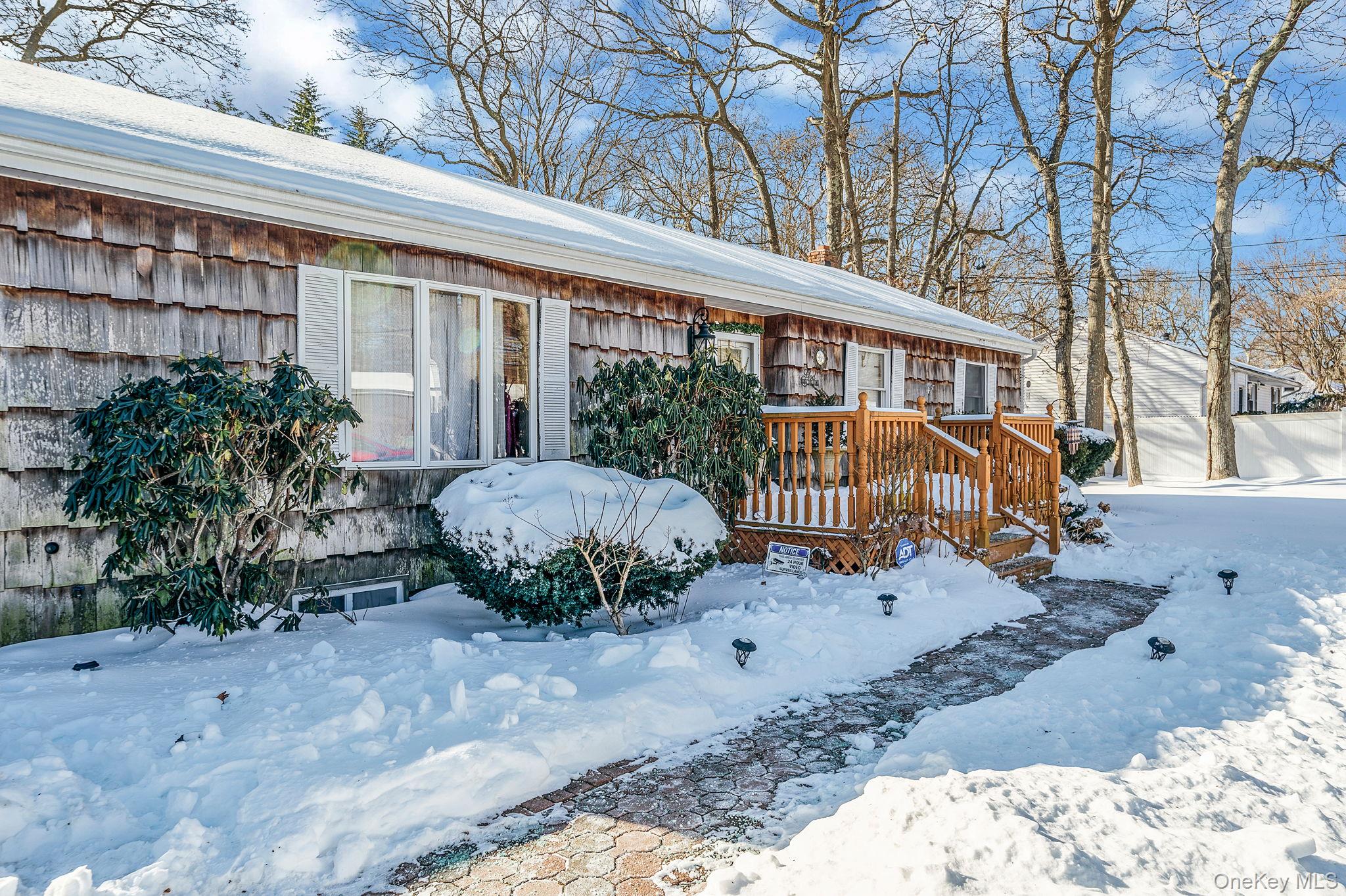 #3 photo, 118 Moriches Avenue, सफ़ोक काउंटी Mastic , NY 11950