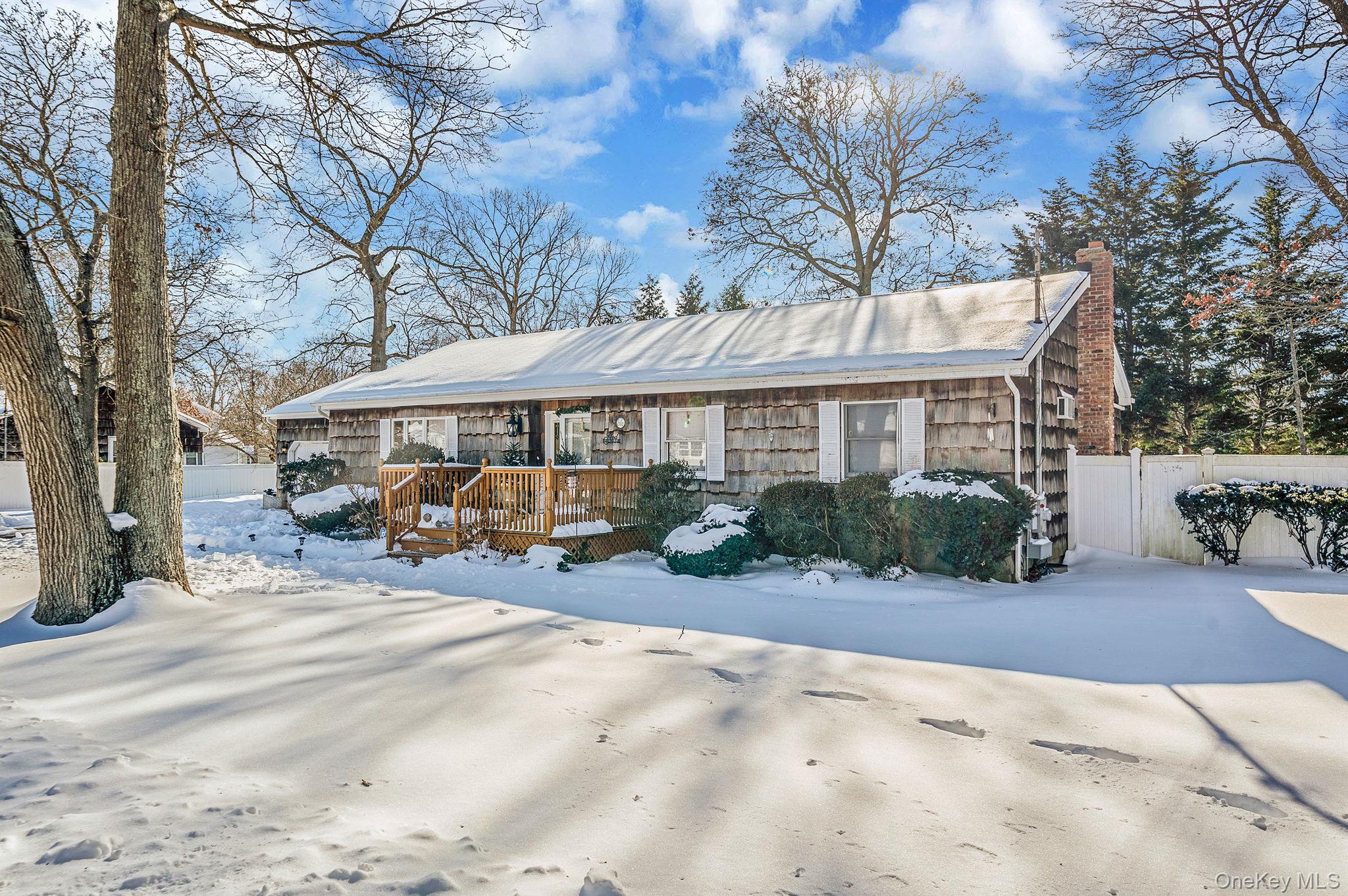 #4 photo, 118 Moriches Avenue, सफ़ोक काउंटी Mastic , NY 11950