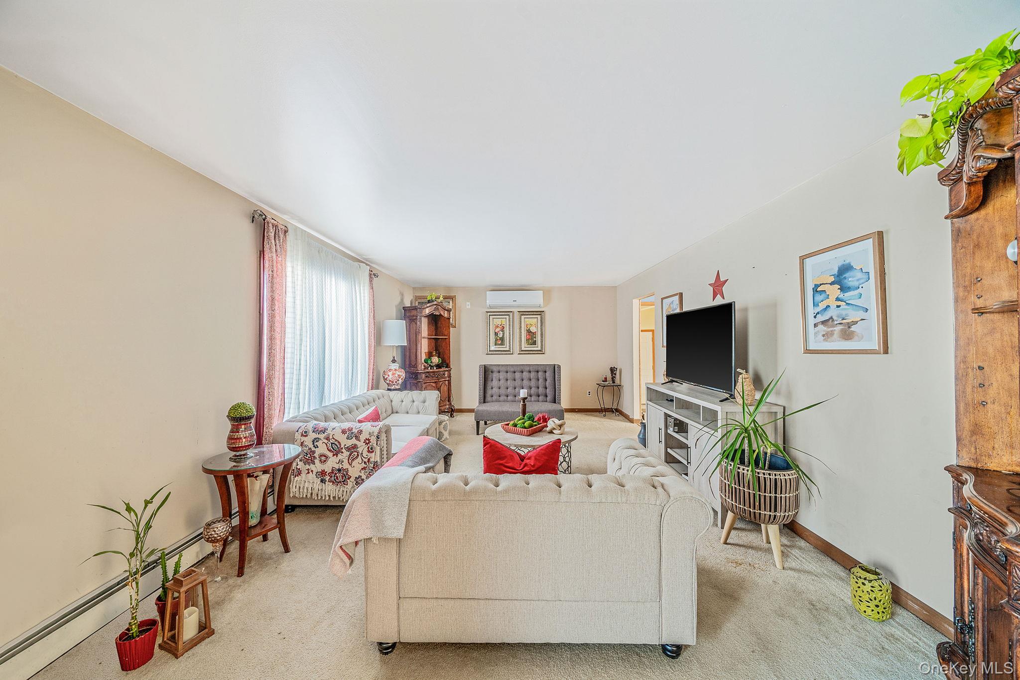 #6 photo, 118 Moriches Avenue, सफ़ोक काउंटी Mastic , NY 11950