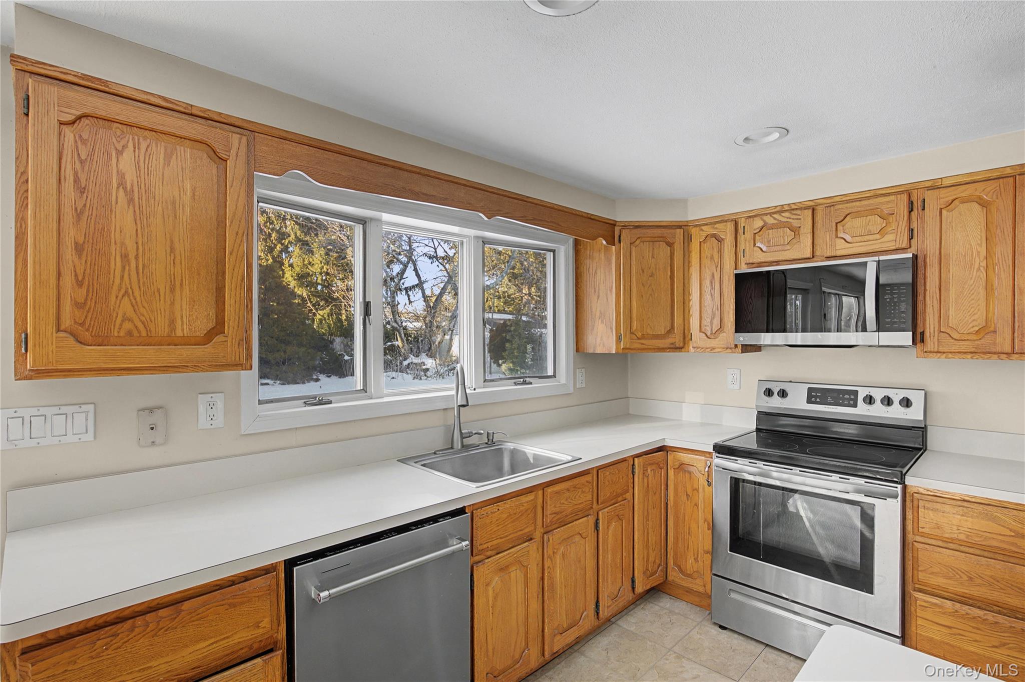 #16 photo, 18 Woodbrook Drive, Ridge , NY 11961