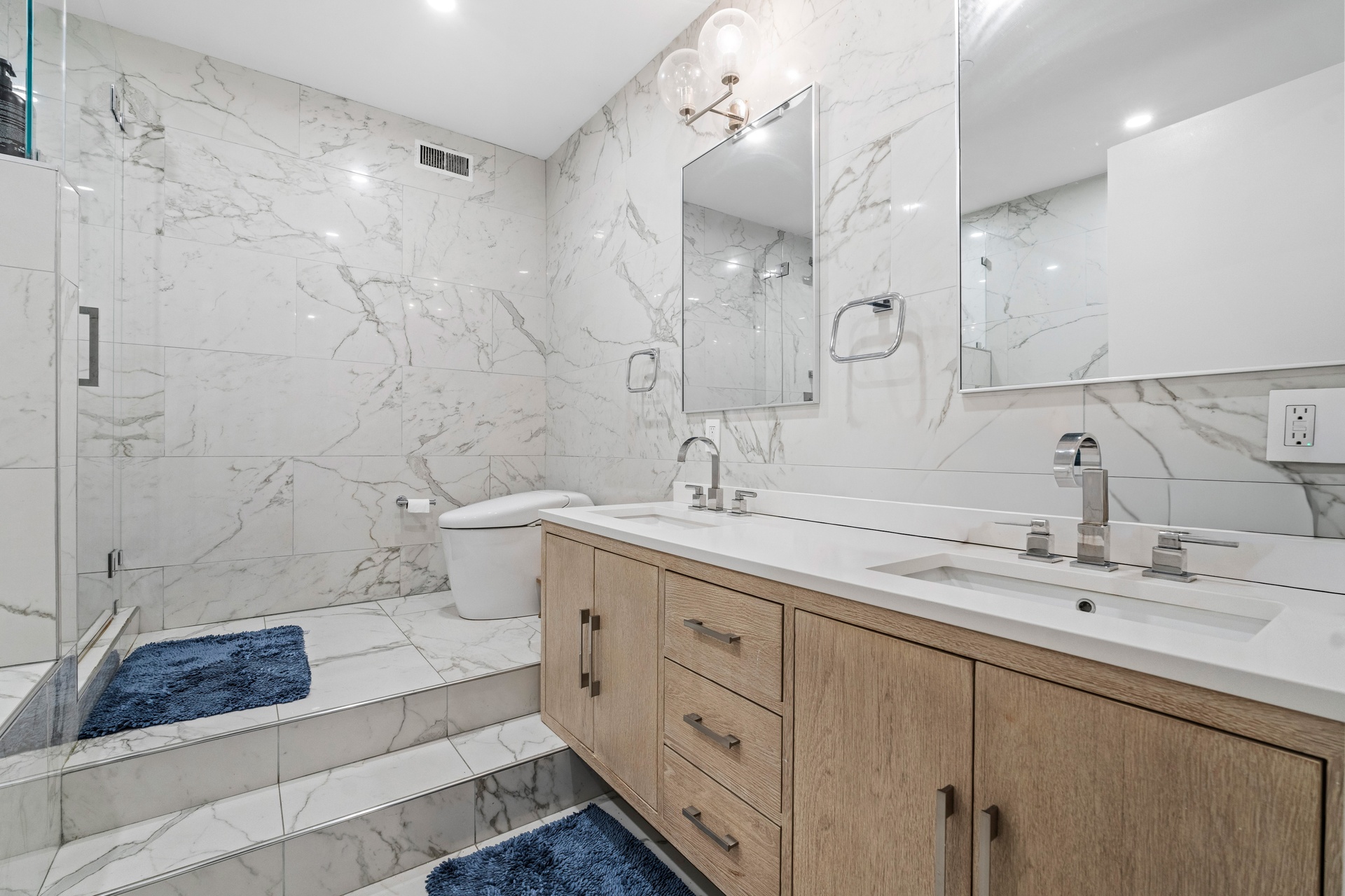 #13 photo, 4 W 21st Street, Flatiron , NY 10010