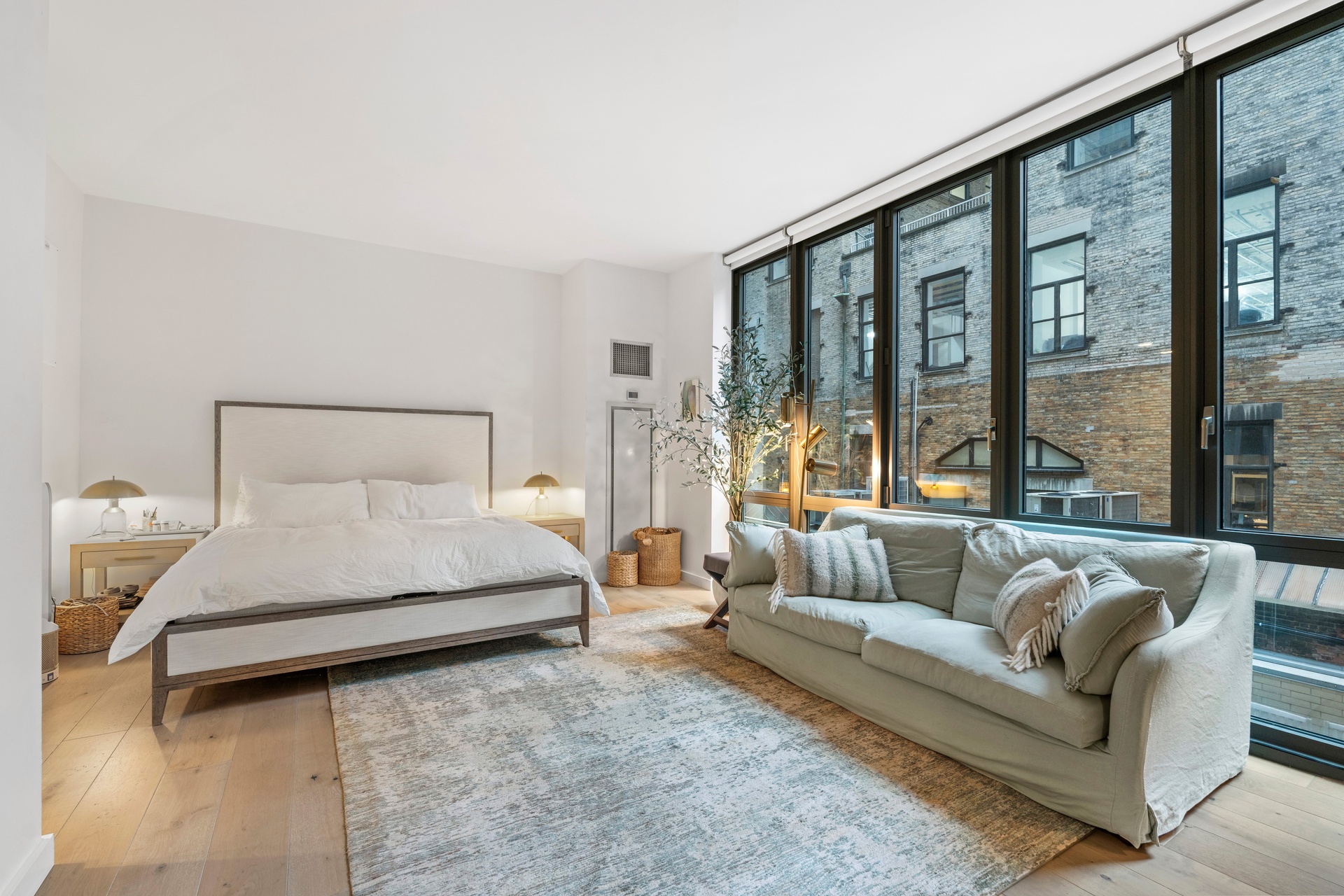 #14 photo, 4 W 21st Street, Flatiron , NY 10010