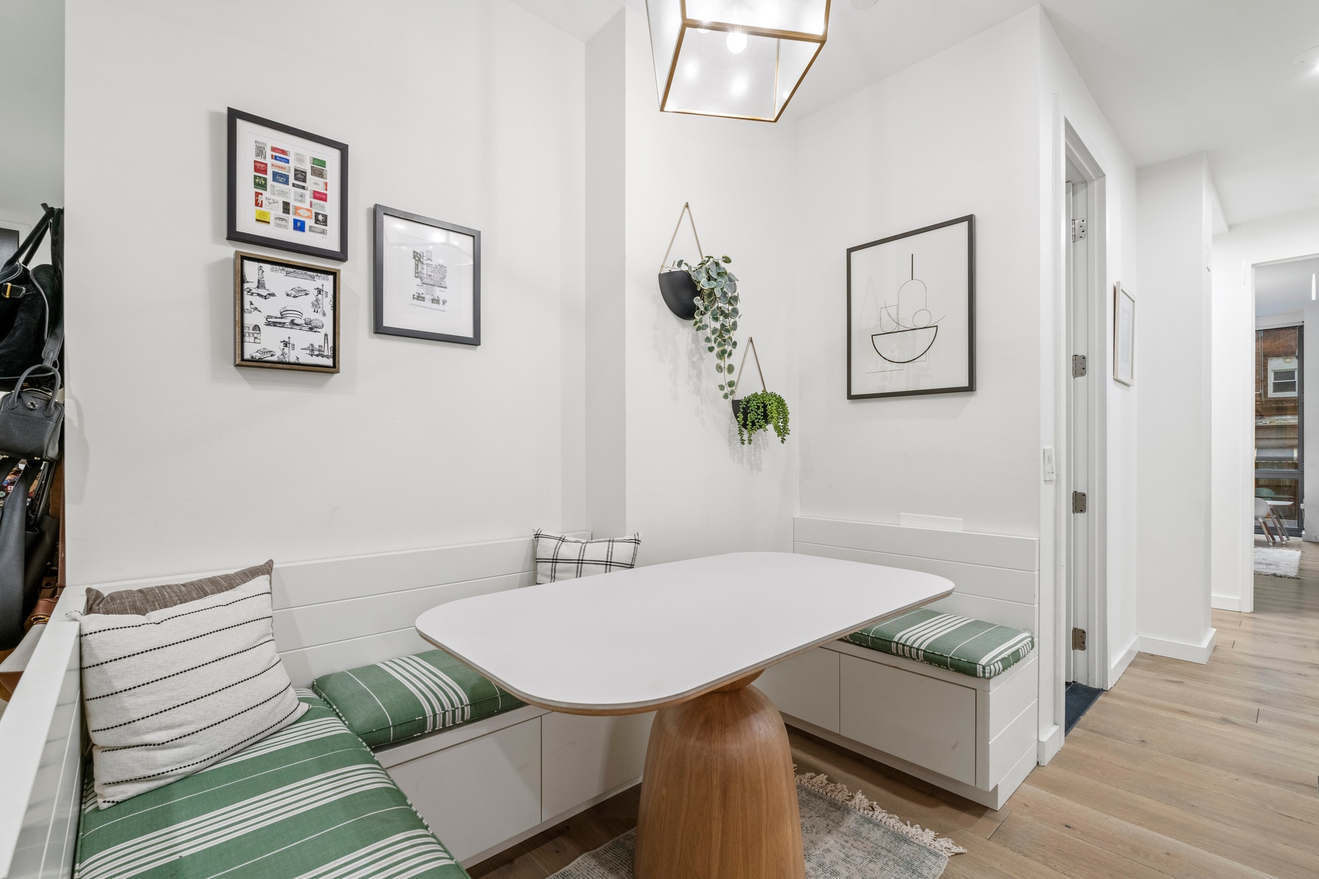 #5 photo, 4 W 21st Street, Flatiron , NY 10010