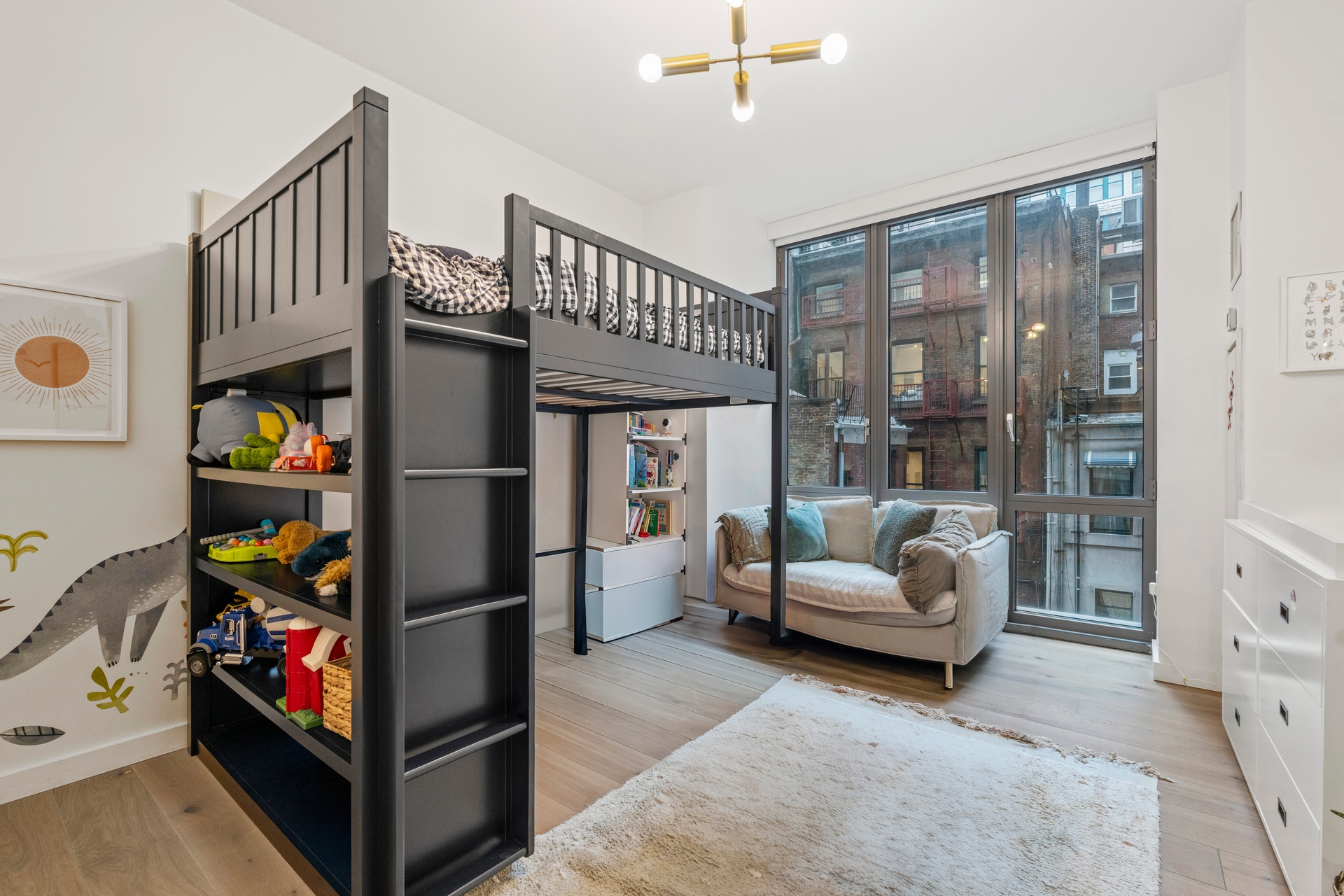 #9 photo, 4 W 21st Street, Flatiron , NY 10010