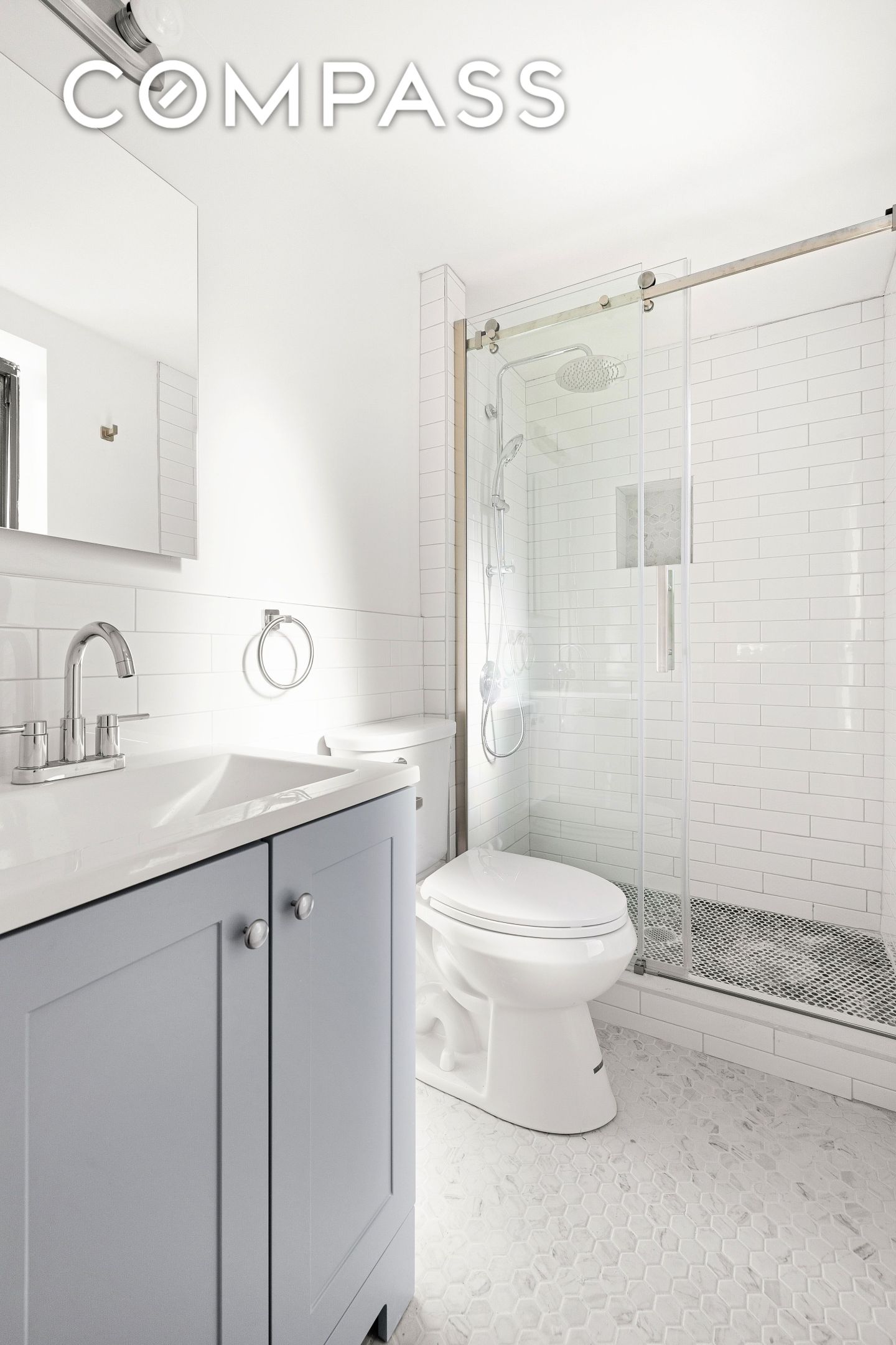 #10 photo, 82 E 7th Street, מנהטן East Village , NY 10003