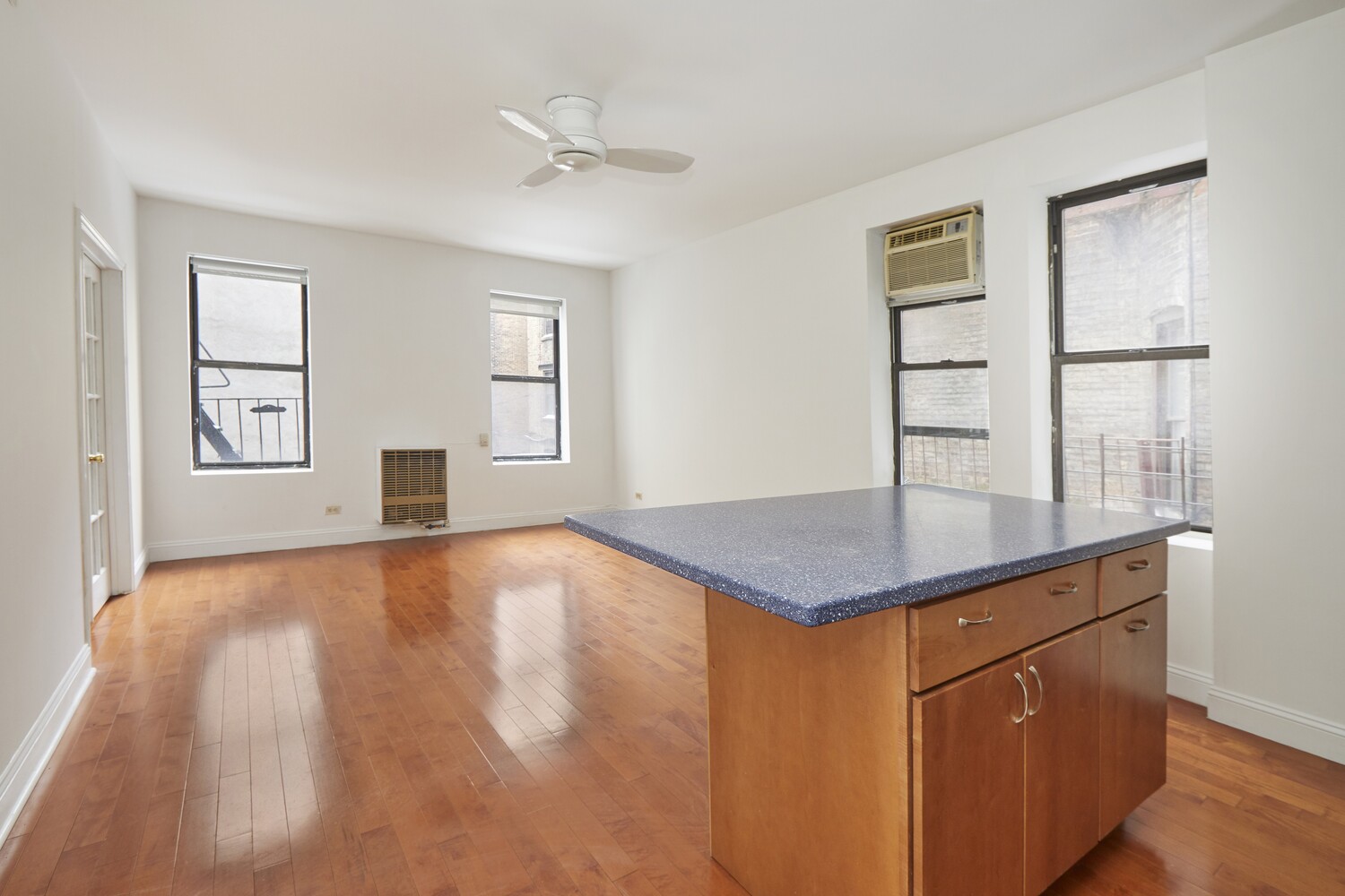 #3 photo, 1264 AMSTERDAM Avenue, Morningside Heights , NY 10027