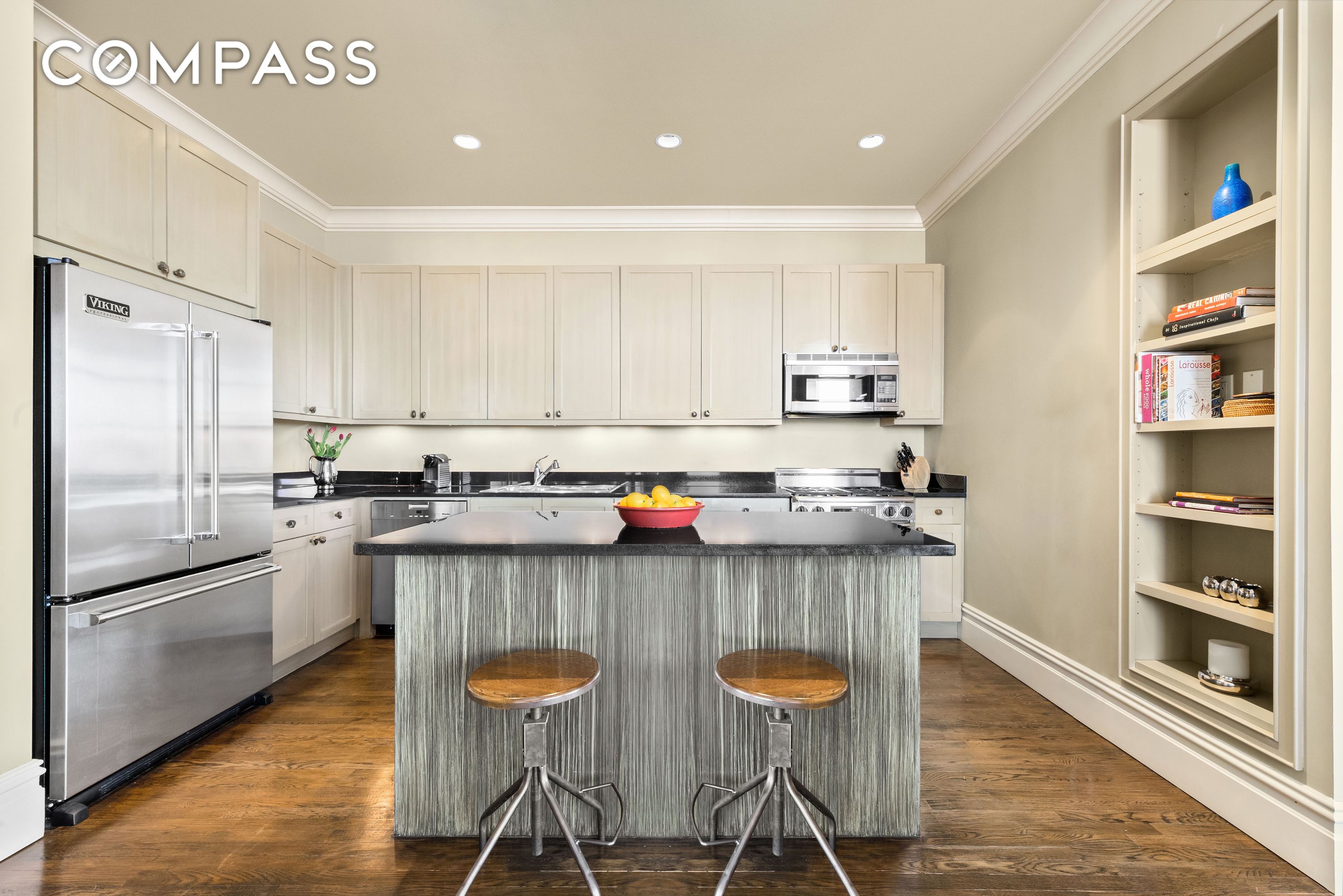 #7 photo, 252 7th Avenue, Chelsea , NY 10001