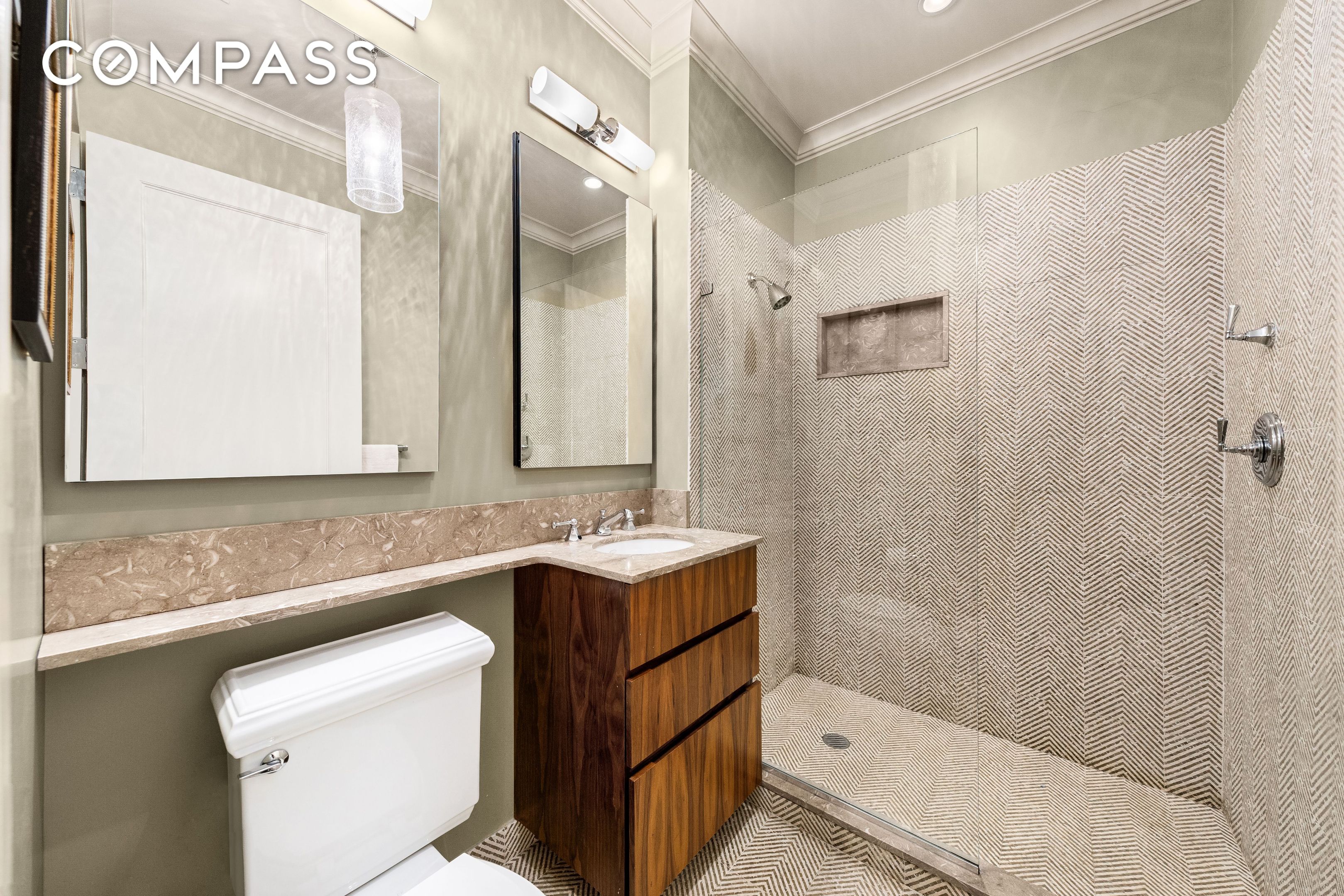 #9 photo, 252 7th Avenue, Chelsea , NY 10001