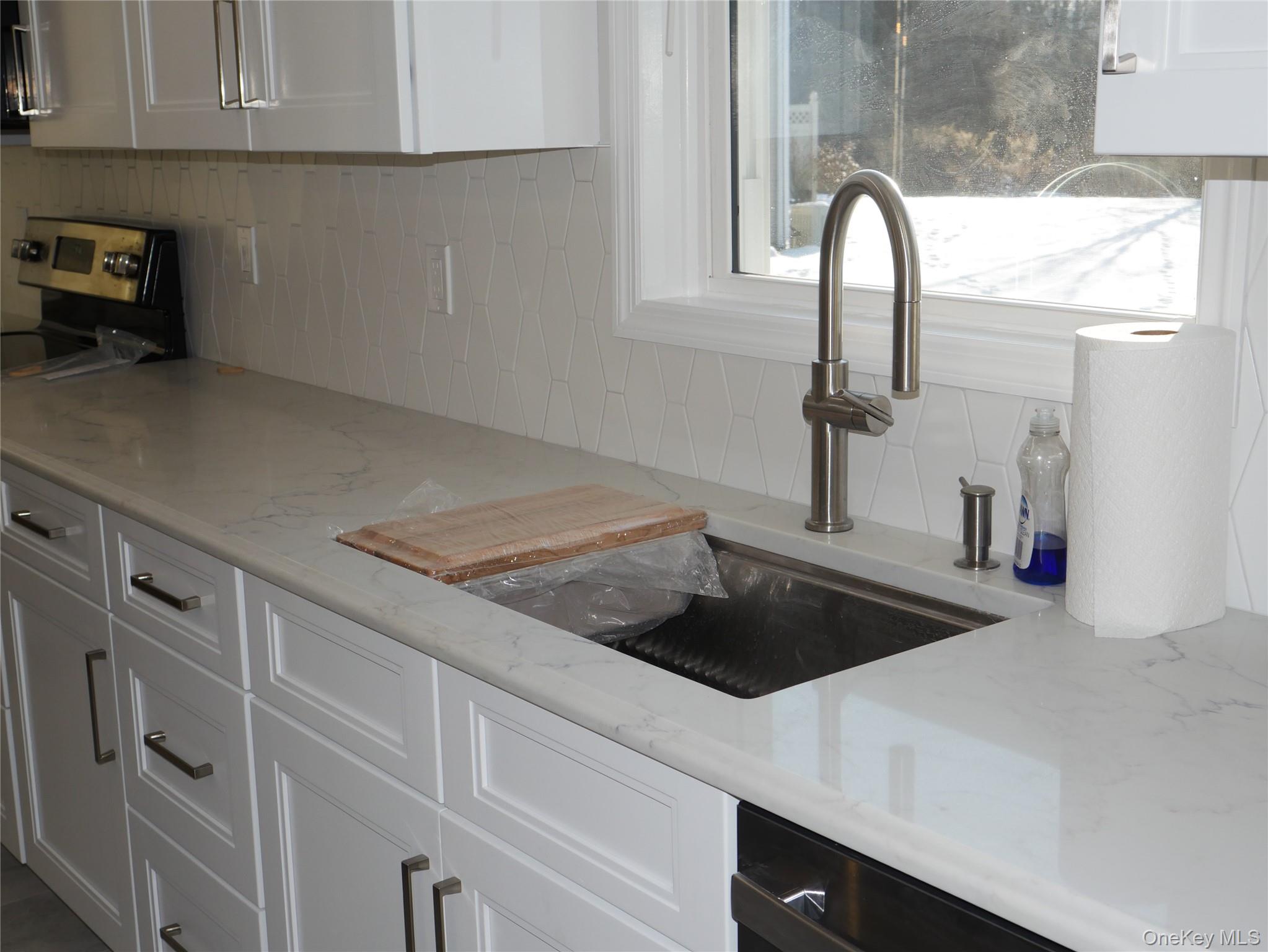 #5 photo, 18 Deer Crossing Drive, Fishkill , NY 12524