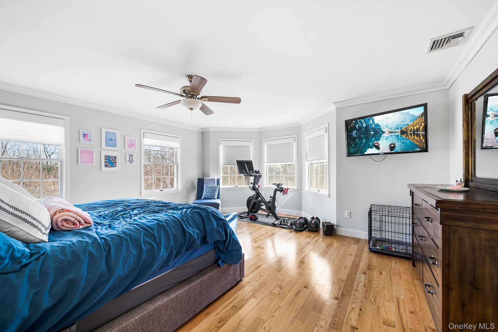 #19 photo, 35 Rock Cliff Place, White Plains , NY 10603