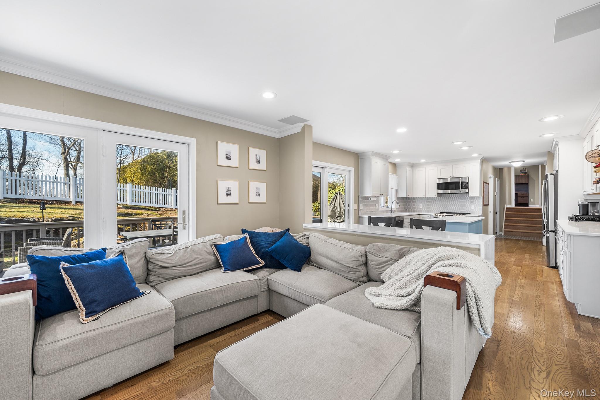 #8 photo, 35 Rock Cliff Place, White Plains , NY 10603