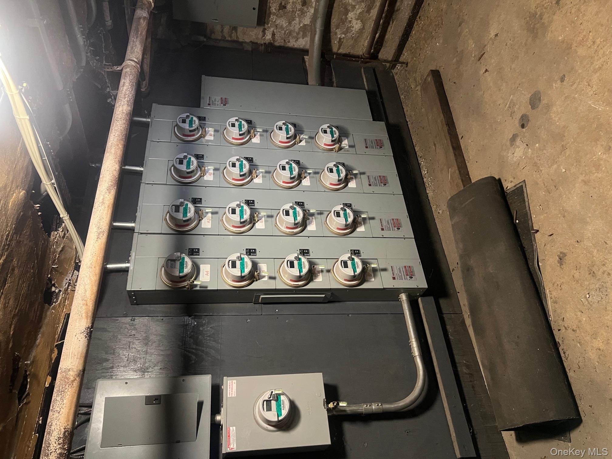 #5 photo, 20 W Roosevelt Square, Mount Vernon , NY 10550