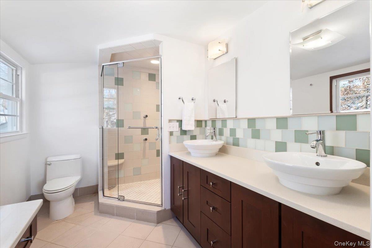 #9 photo, 44 Amherst Drive, New Rochelle , NY 10804