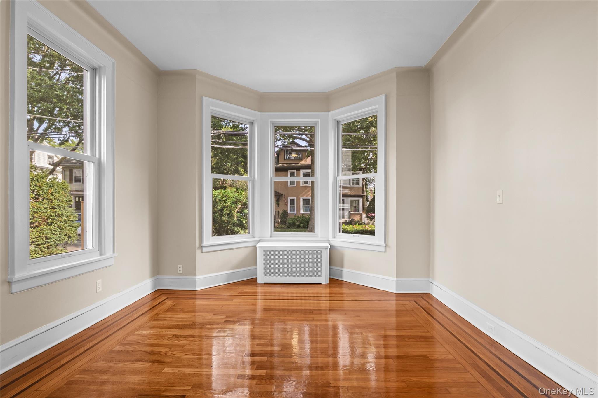 #16 photo, 78 Violet Avenue, নাসাউ কাউন্টি Floral Park , NY 11001