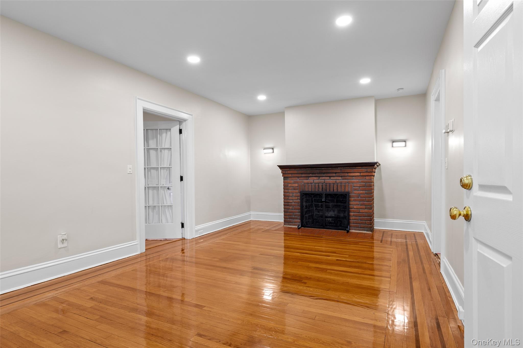 #5 photo, 78 Violet Avenue, নাসাউ কাউন্টি Floral Park , NY 11001