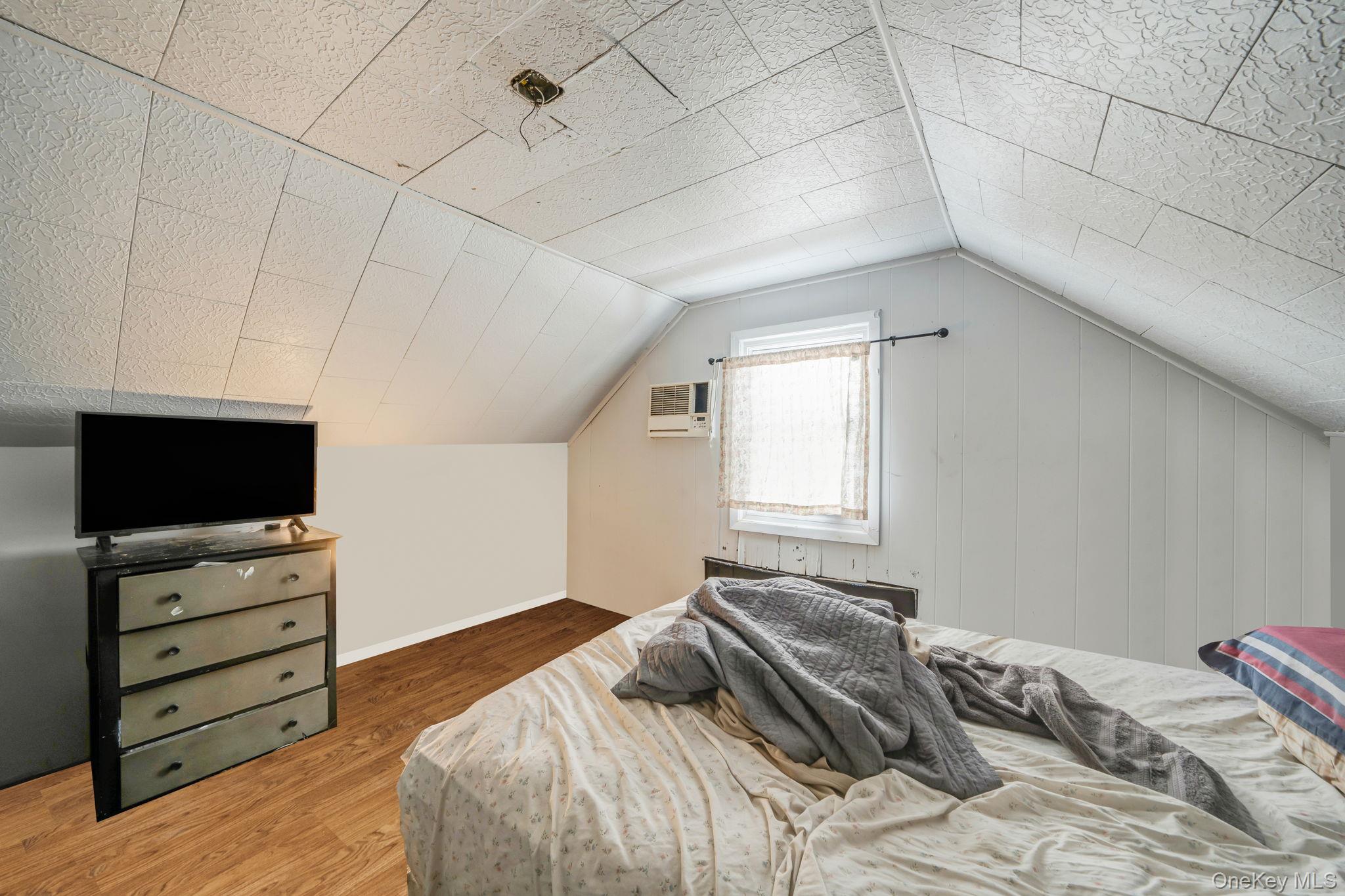 #11 photo, 330 Earle Street, Central Islip , NY 11722