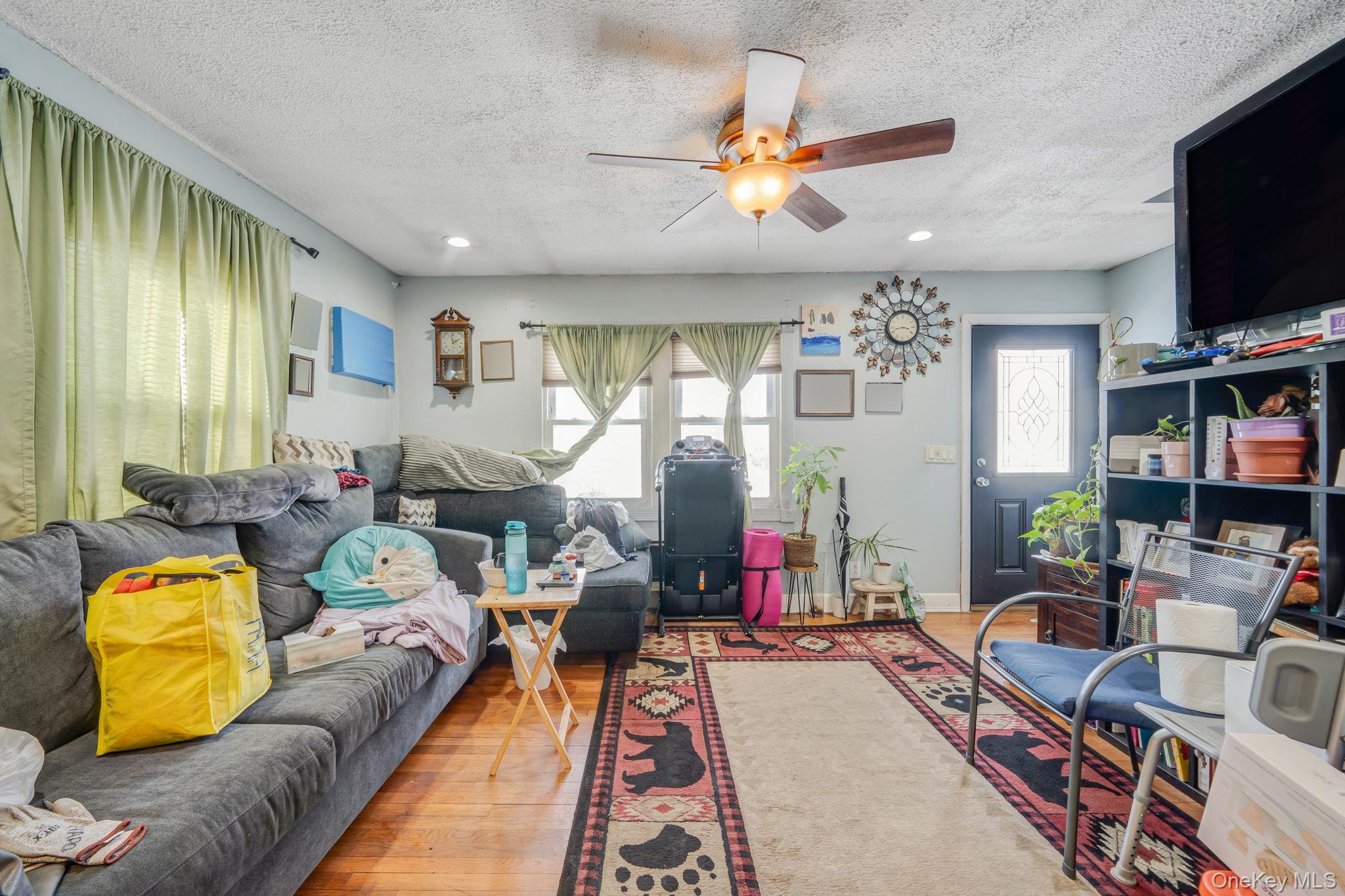 #5 photo, 330 Earle Street, Central Islip , NY 11722