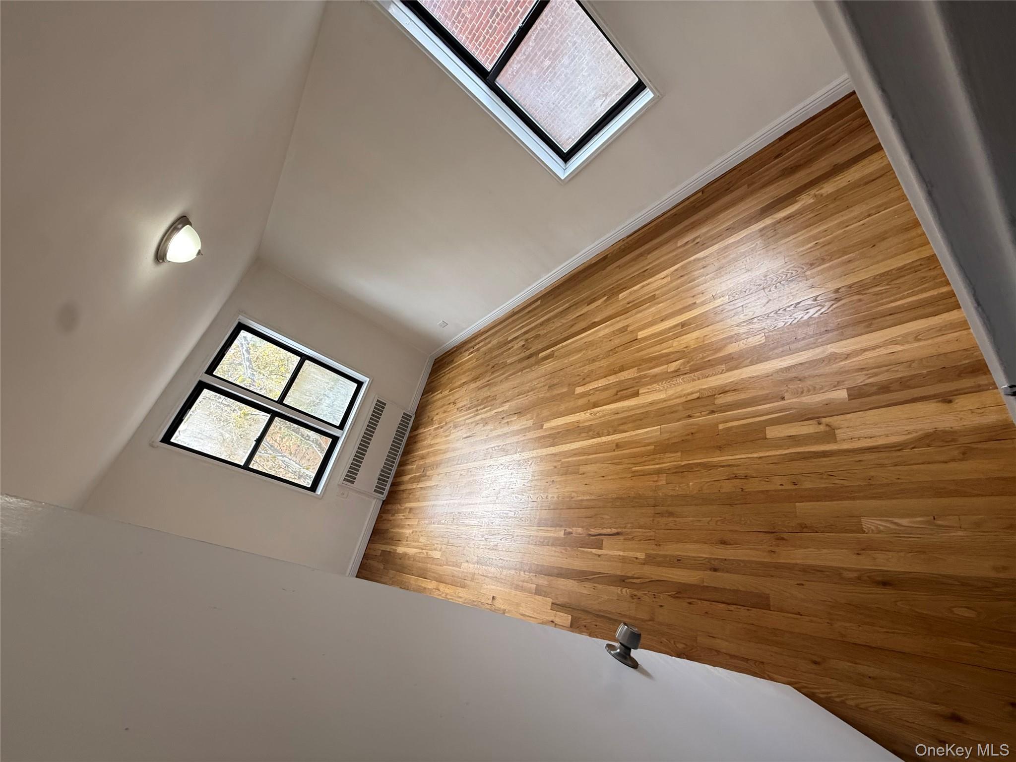 #8 photo, 103-25 68th Avenue, クイーンズ区 Forest Hills , NY 11375