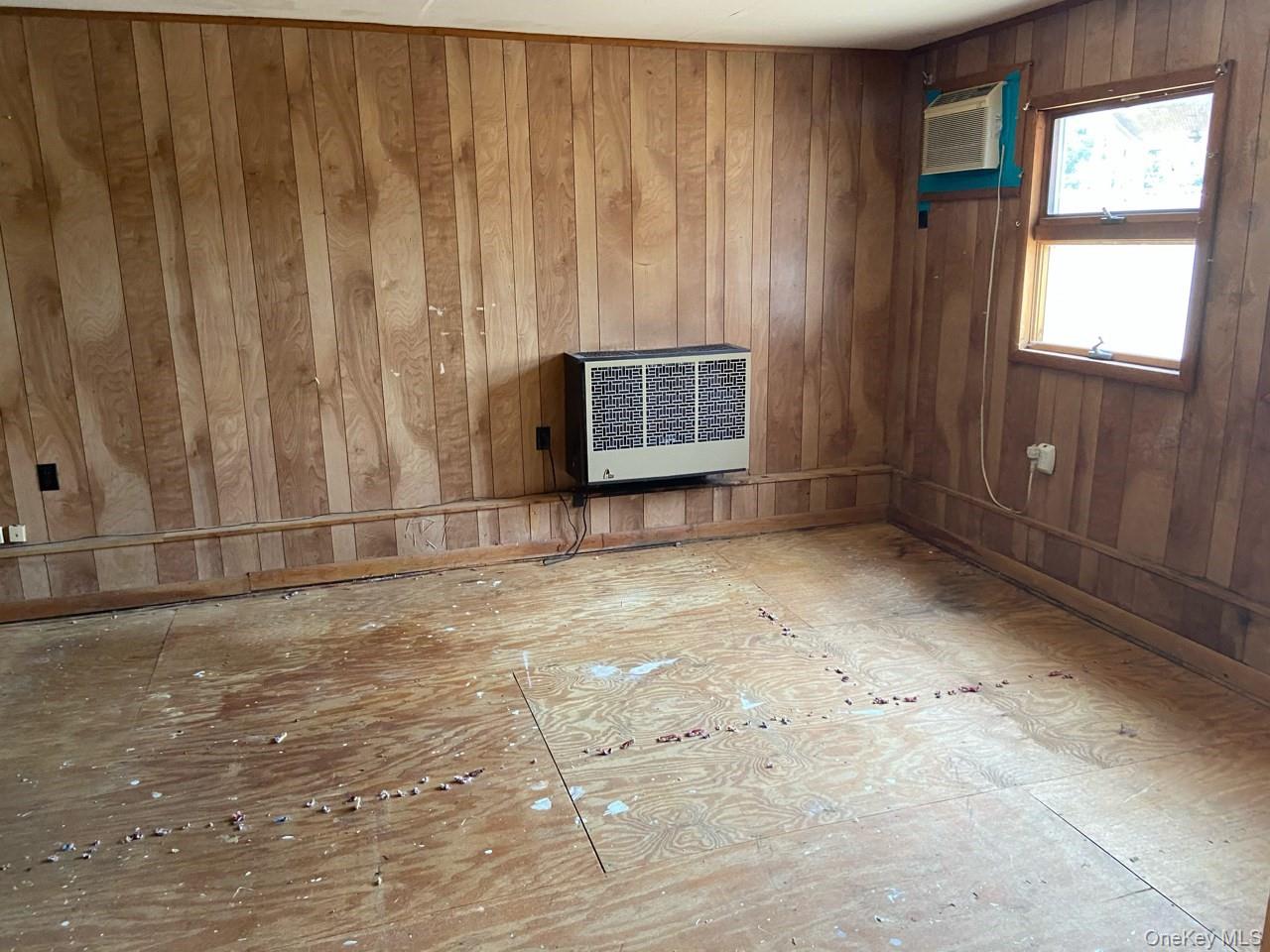 #1 photo, 18 Joyce Drive, サフォーク郡 Riverhead , NY 11901