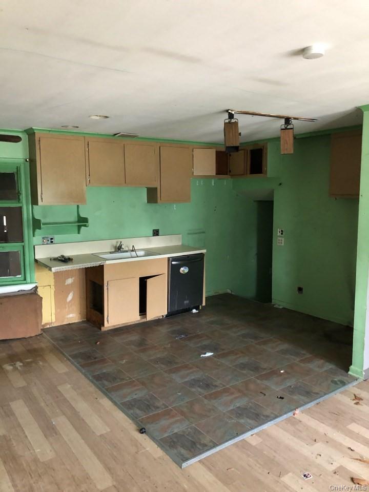 #5 photo, 18 Joyce Drive, サフォーク郡 Riverhead , NY 11901