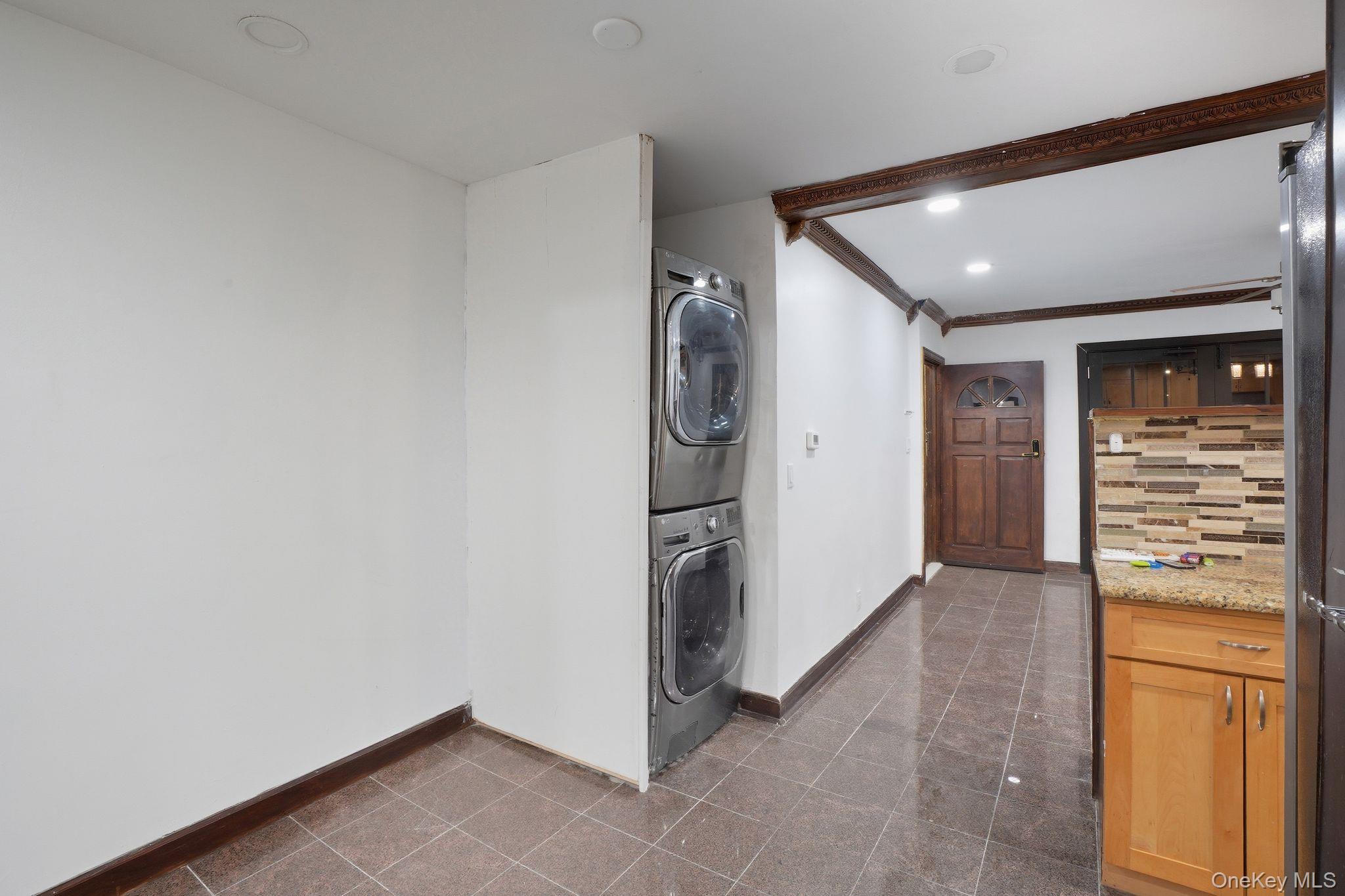 #14 photo, 8201 251st Street, クイーンズ区 Bellerose , NY 11426