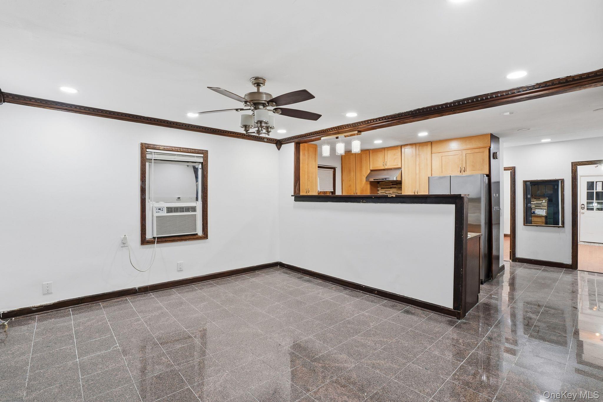 #2 photo, 8201 251st Street, クイーンズ区 Bellerose , NY 11426