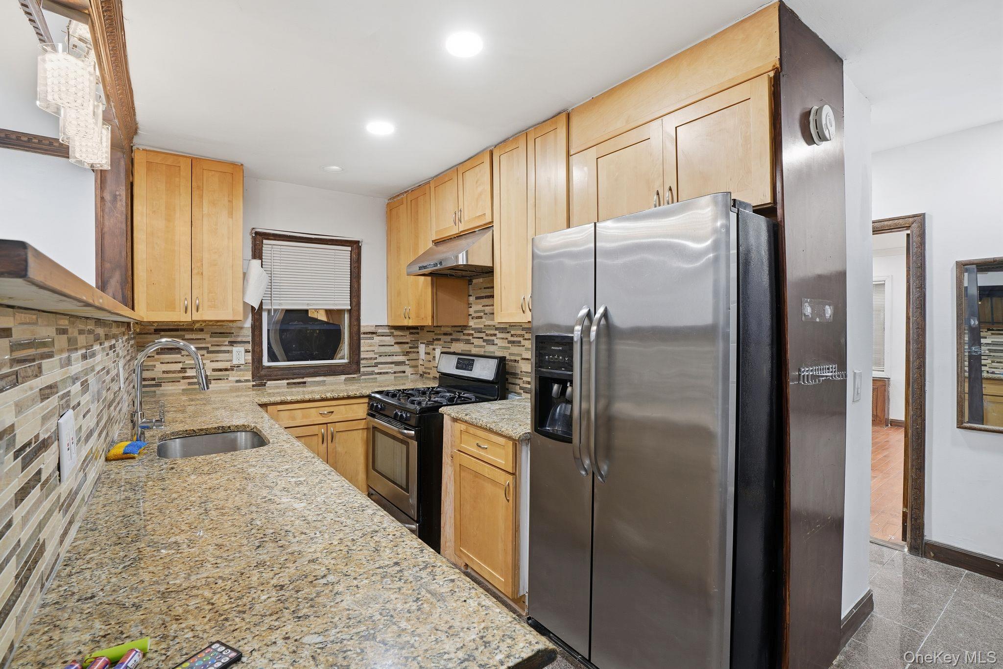 #3 photo, 8201 251st Street, クイーンズ区 Bellerose , NY 11426