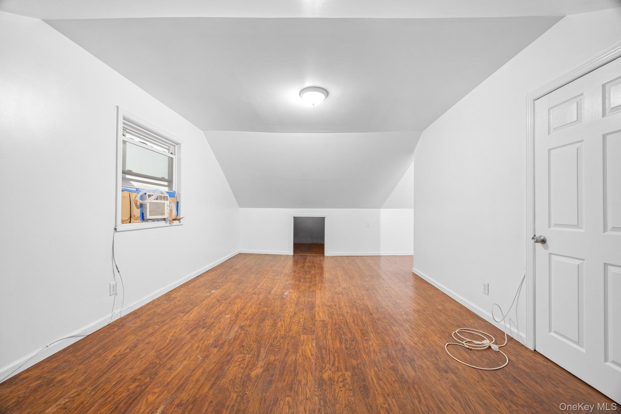 #12 photo, 16737 109th Road, クイーンズ区 Jamaica , NY 11433