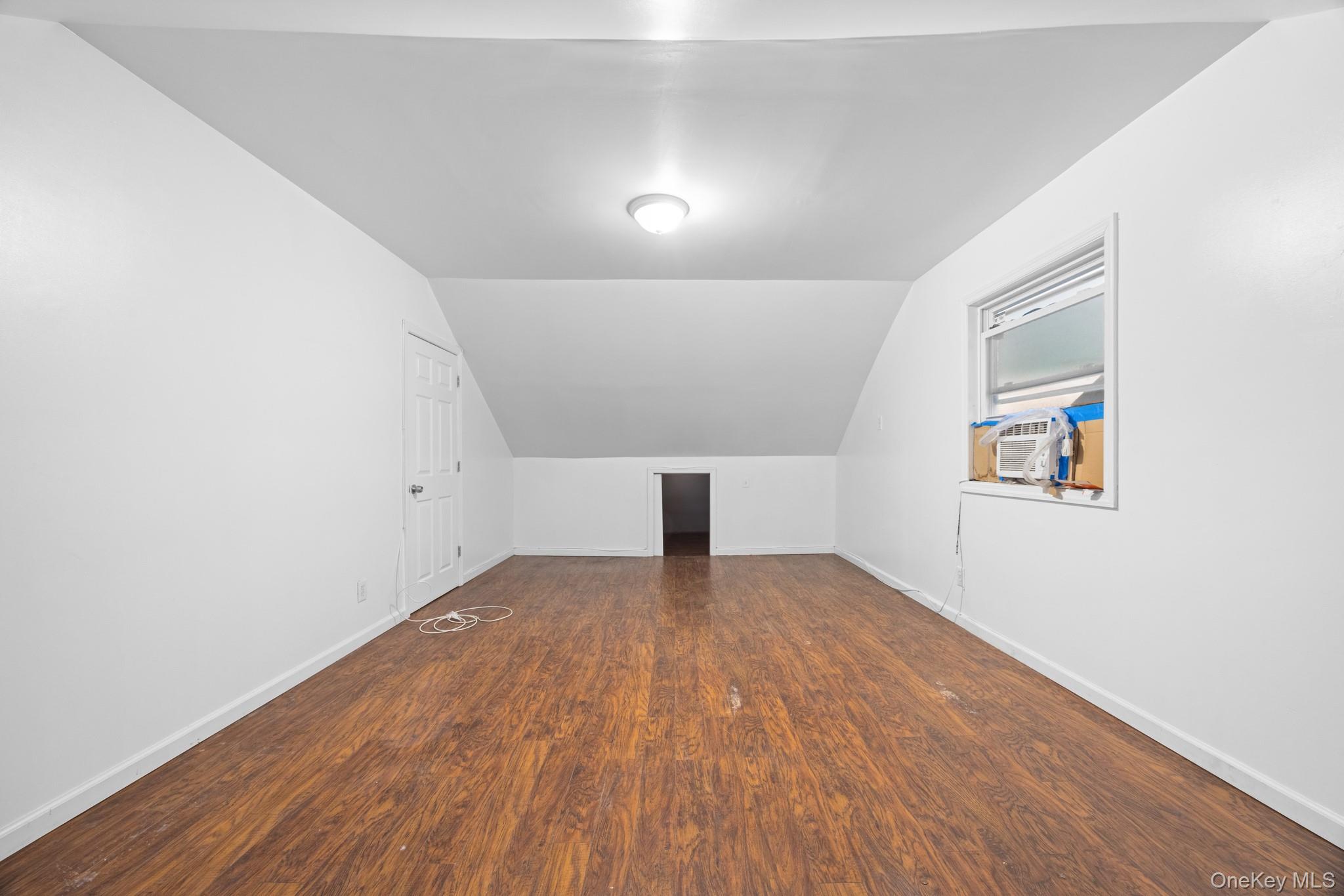 #13 photo, 16737 109th Road, クイーンズ区 Jamaica , NY 11433