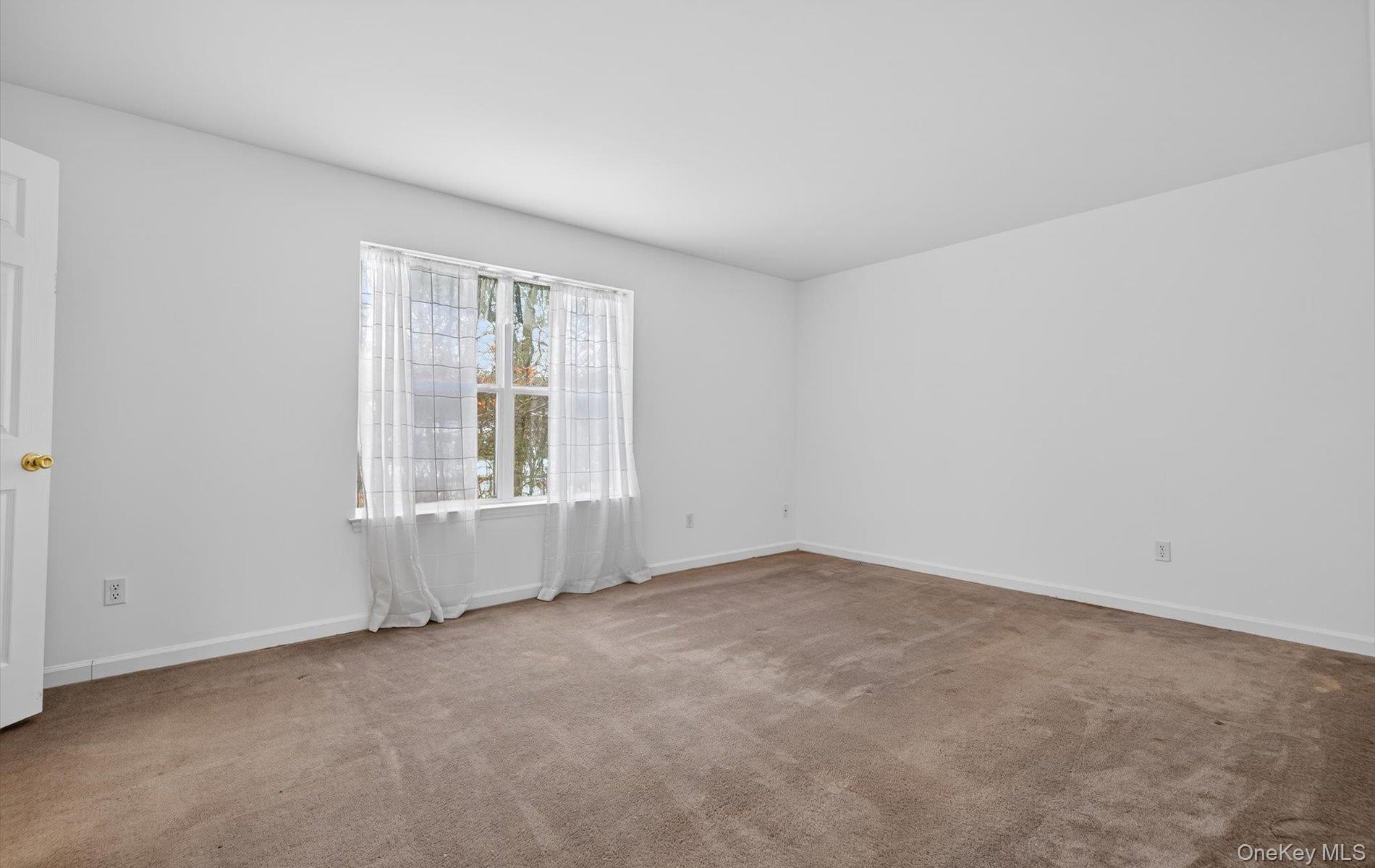 #13 photo, 31 Daremy Circle, サフォーク郡 Medford , NY 11763