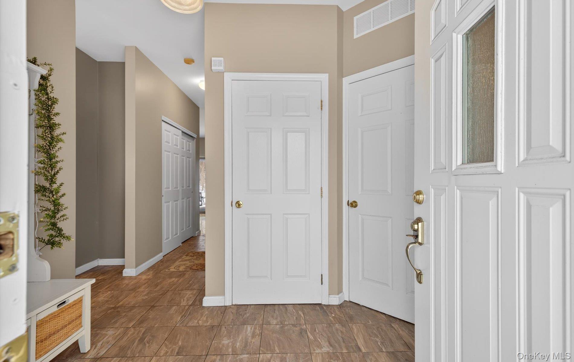 #2 photo, 31 Daremy Circle, サフォーク郡 Medford , NY 11763