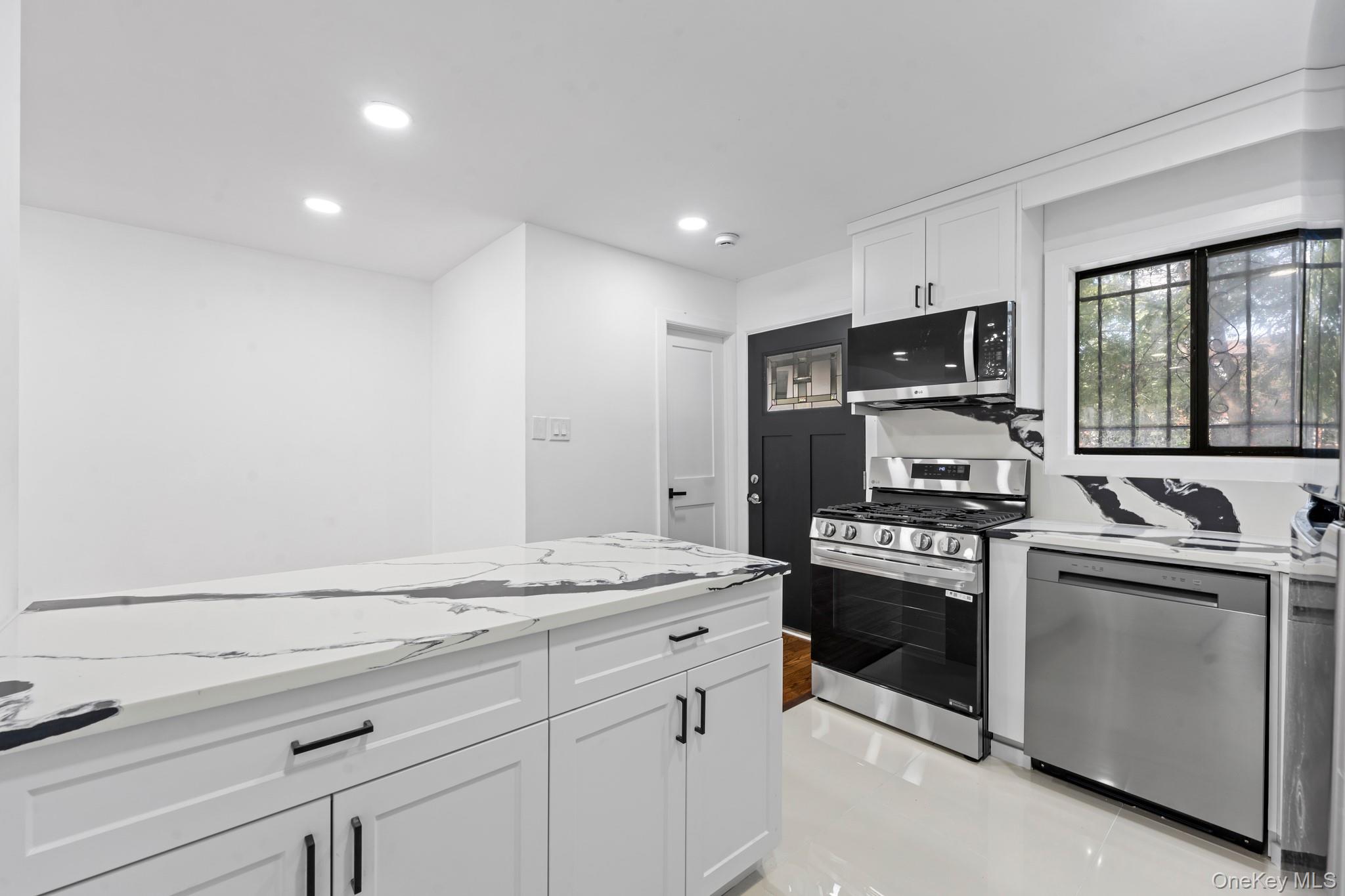 #3 photo, 923 Rockaway Avenue, ブルックリン区 Brooklyn , NY 11212