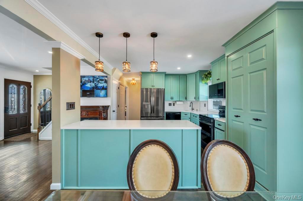 #13 photo, 460 Roquette Avenue, ナッソー郡 Floral Park , NY 11001