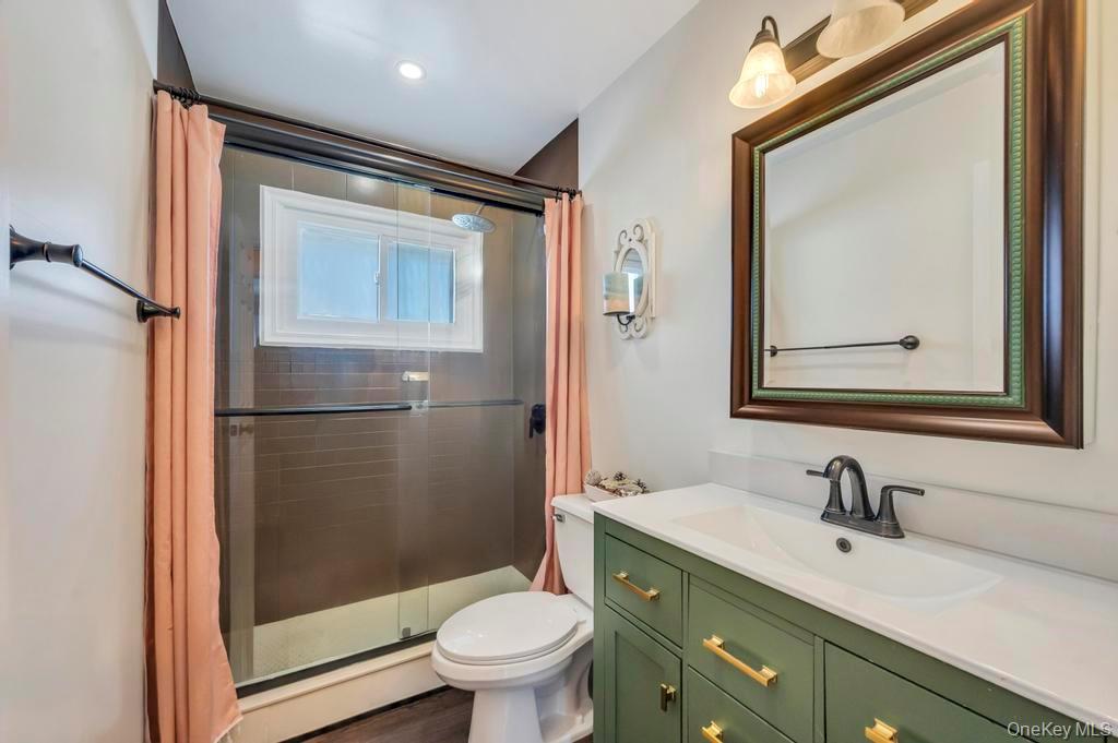 #15 photo, 460 Roquette Avenue, ナッソー郡 Floral Park , NY 11001