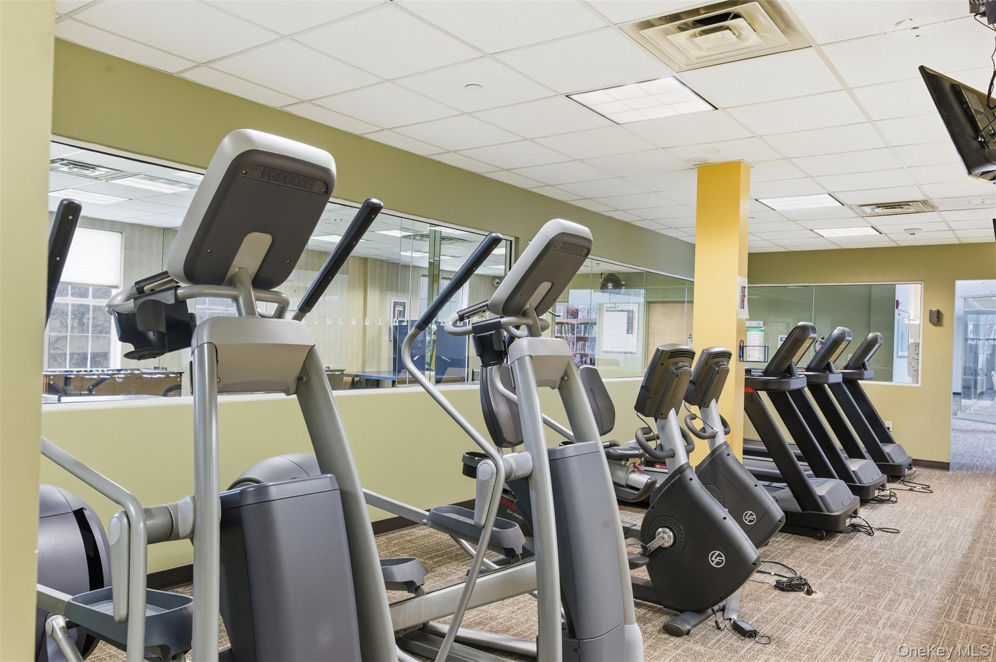 #19 photo, 763 Spring Lake Drive, サフォーク郡 Middle Island , NY 11953