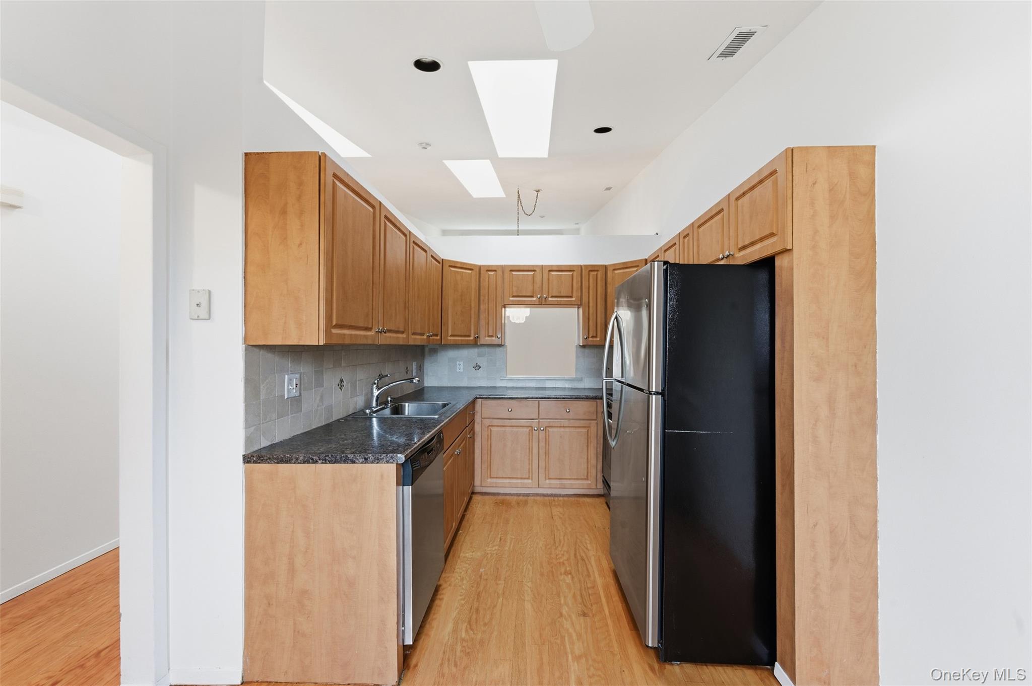 #8 photo, 763 Spring Lake Drive, サフォーク郡 Middle Island , NY 11953