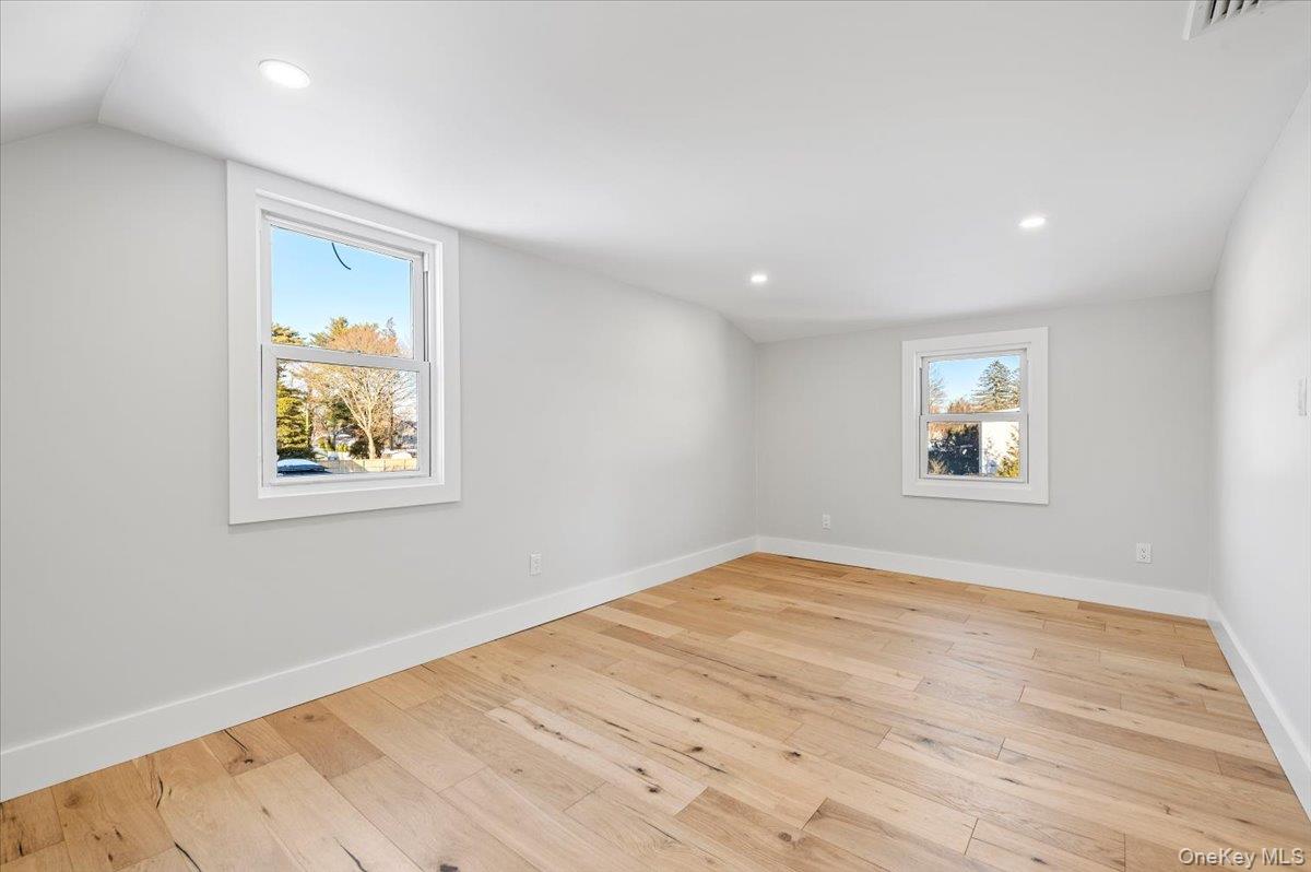 #19 photo, 1347 Gardiner Drive, サフォーク郡 Bay Shore , NY 11706