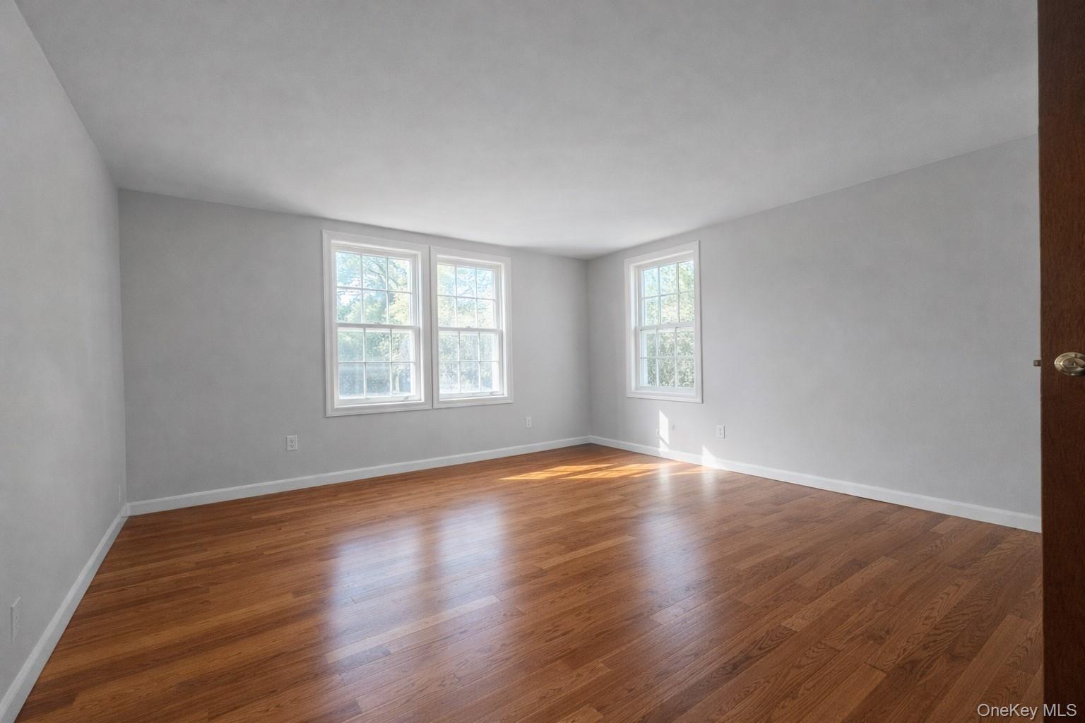 #4 photo, 1128 Roanoke Avenue, サフォーク郡 Riverhead , NY 11901